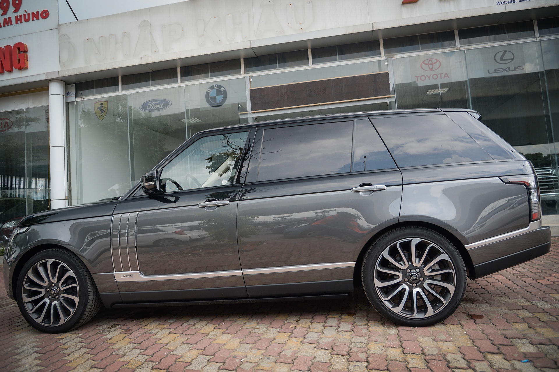 Range Rover Autobiography SV Hybrid tai Viet Nam anh 2