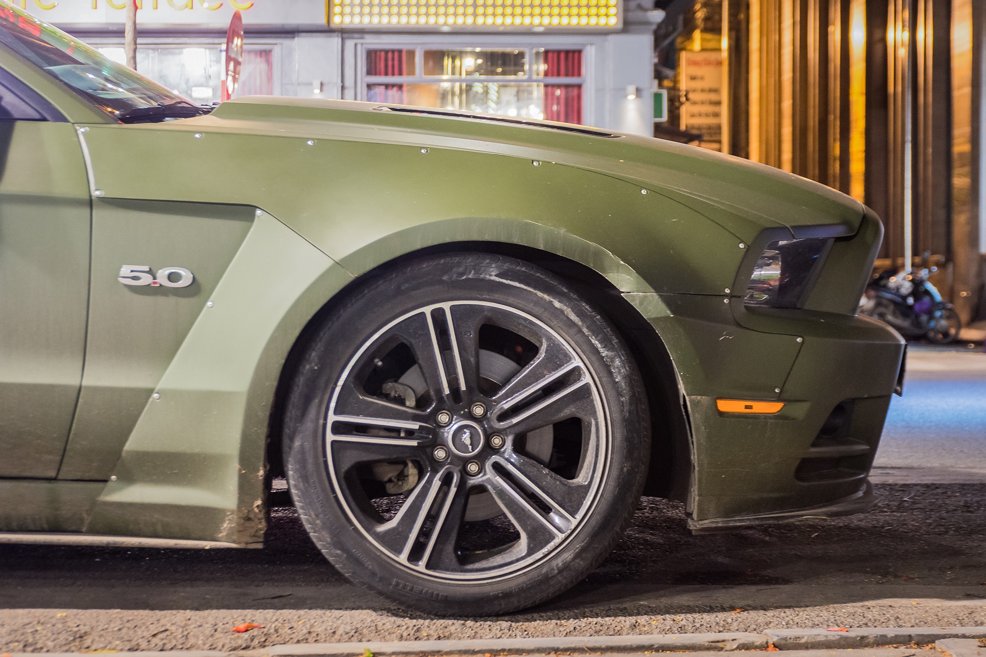 Ford Mustang do body tai Ha Noi anh 5