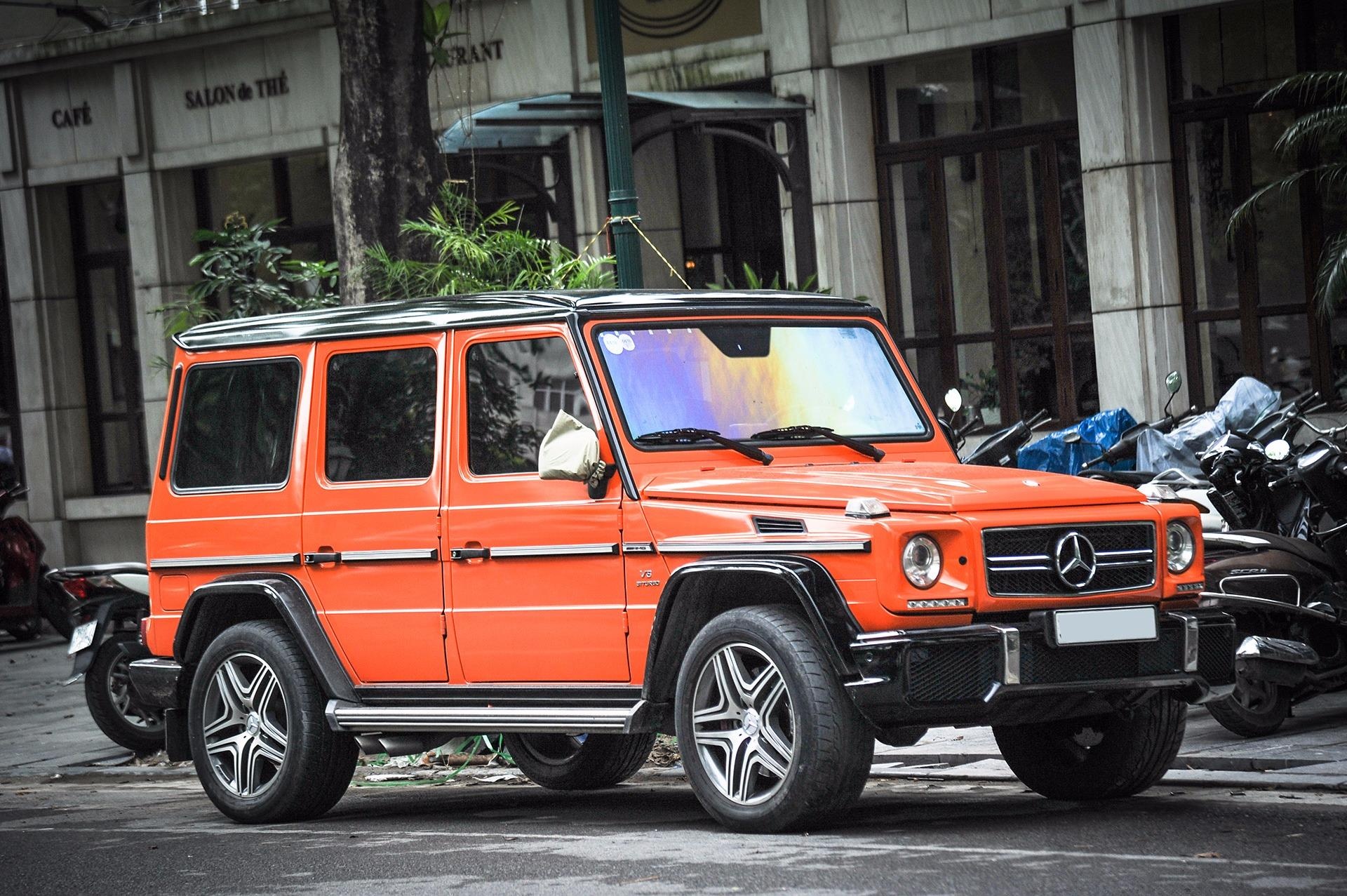 Mercedes G63 AMG mau cam noi bat tren duong pho Ha Noi hinh anh
