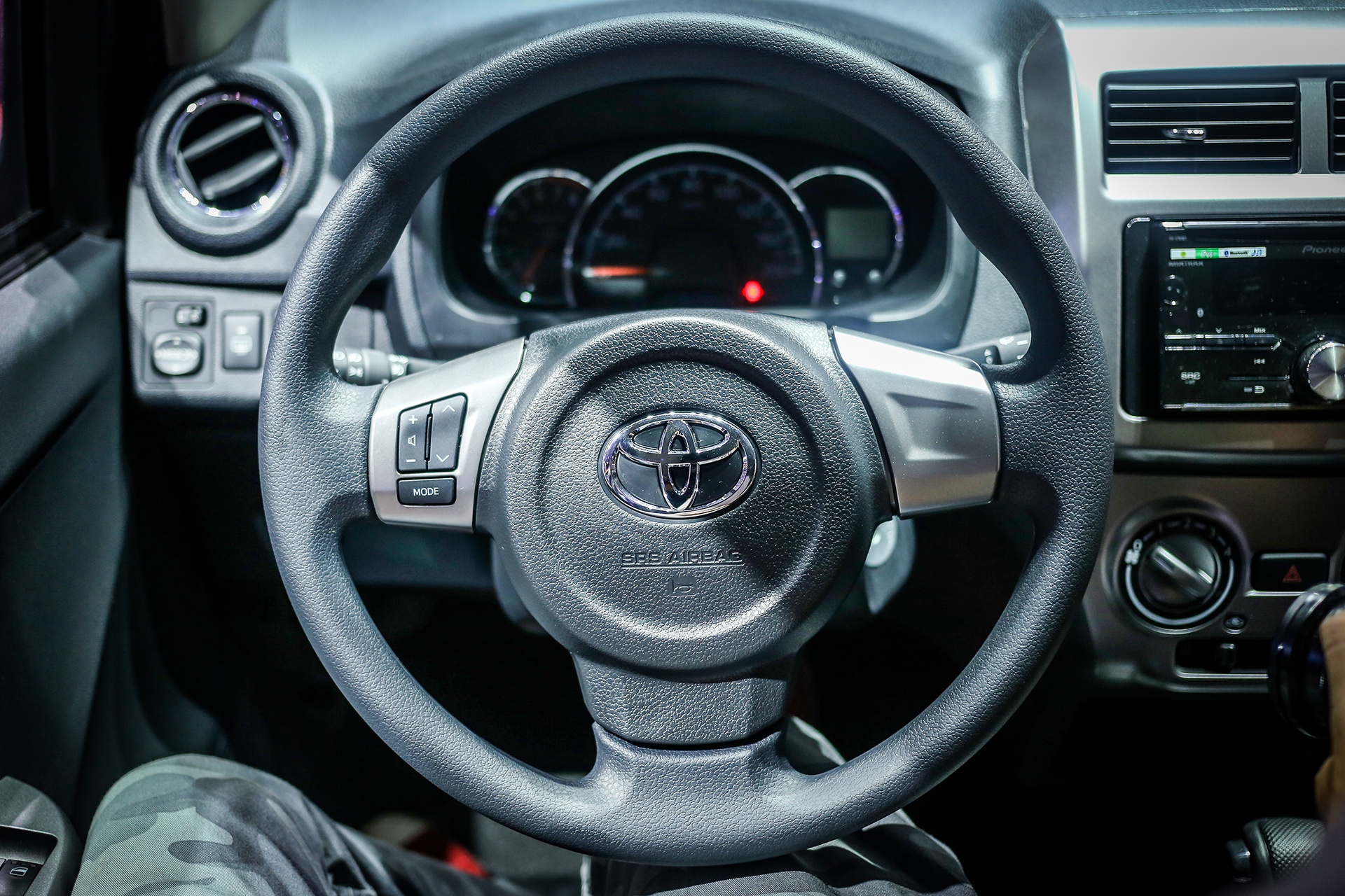 Toyota Wigo gia bao nhieu anh 7