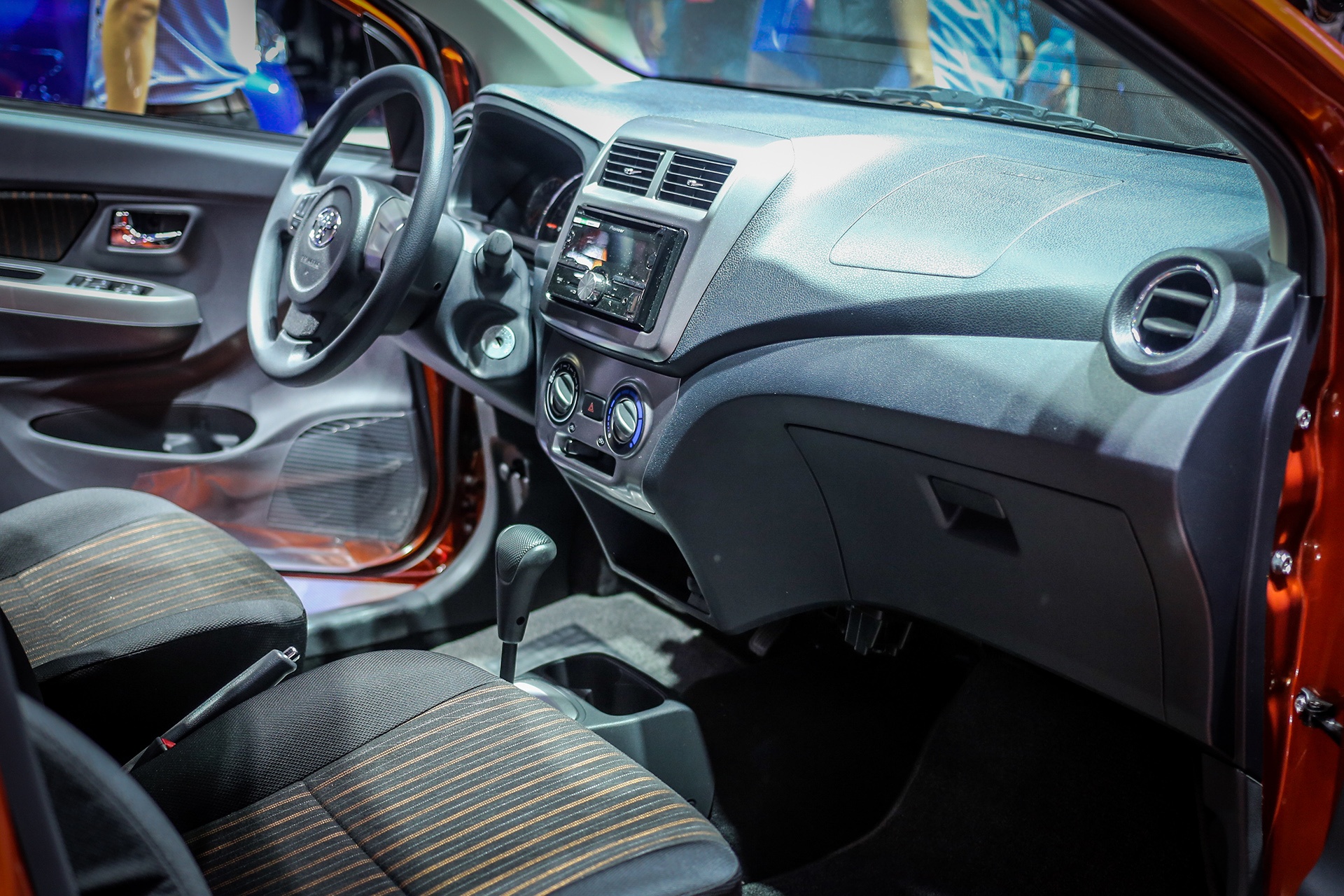 Toyota Wigo gia bao nhieu anh 6