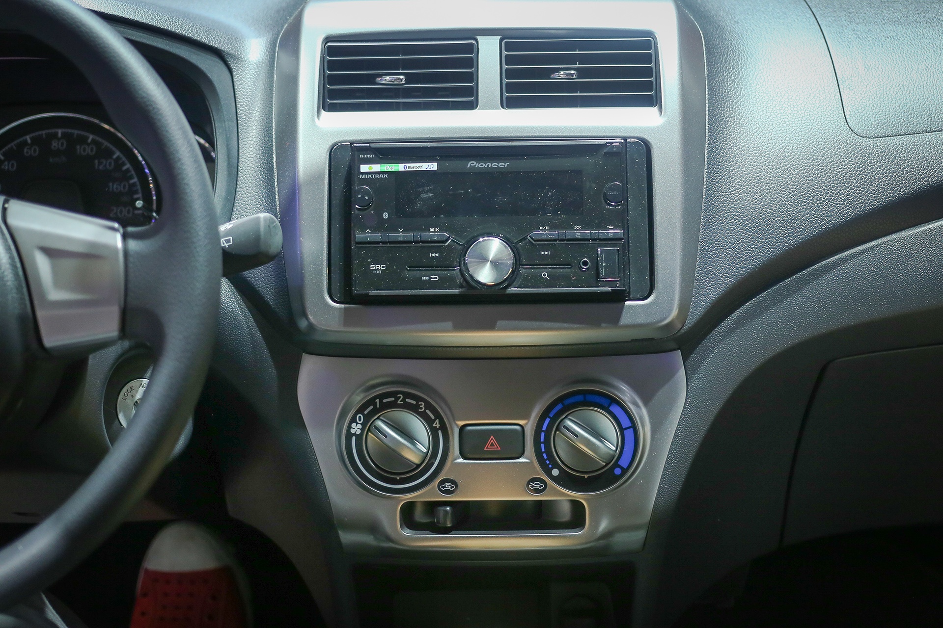 Toyota Wigo gia bao nhieu anh 10