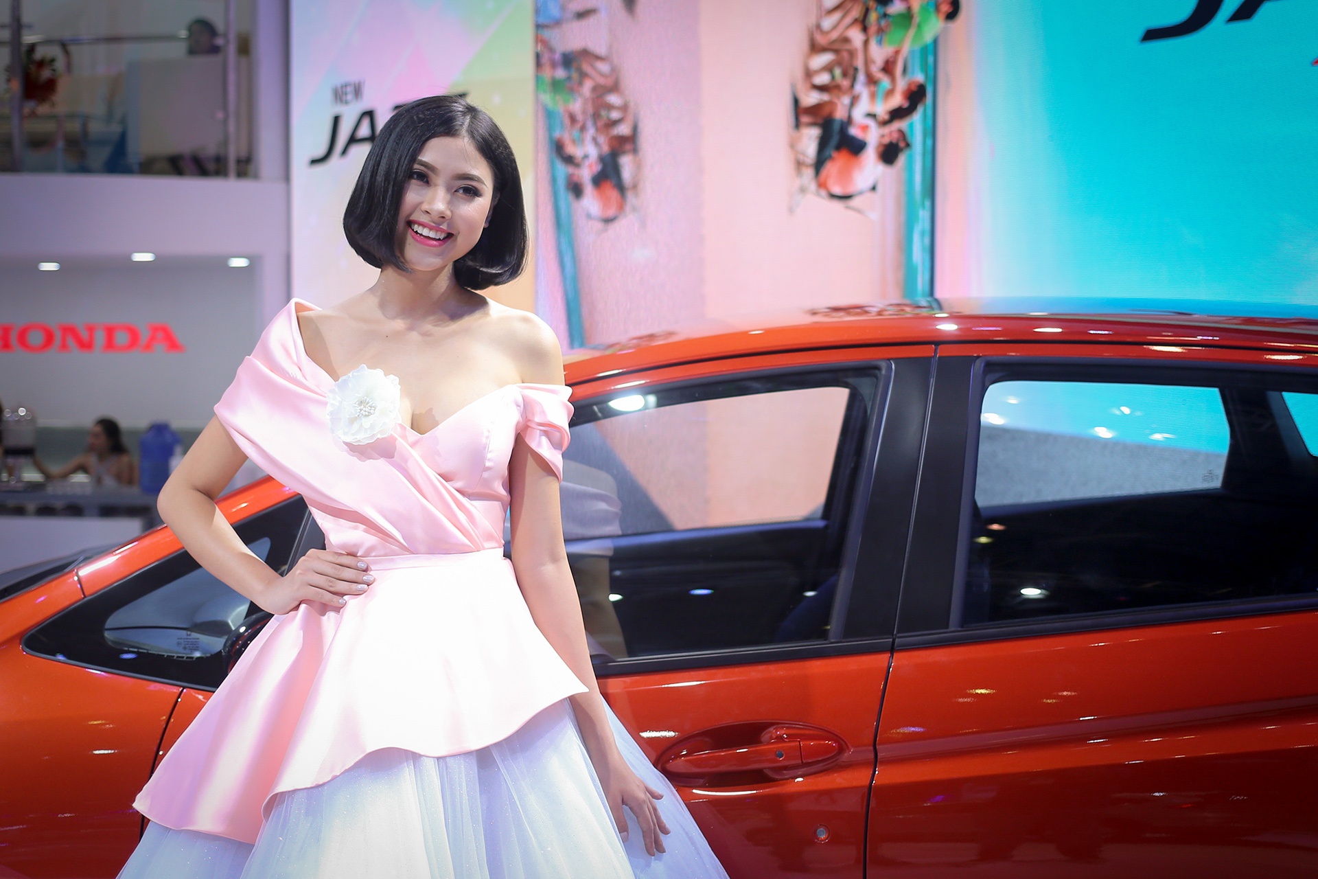 Bong hong tai trien lam oto Viet Nam 2017 hinh anh