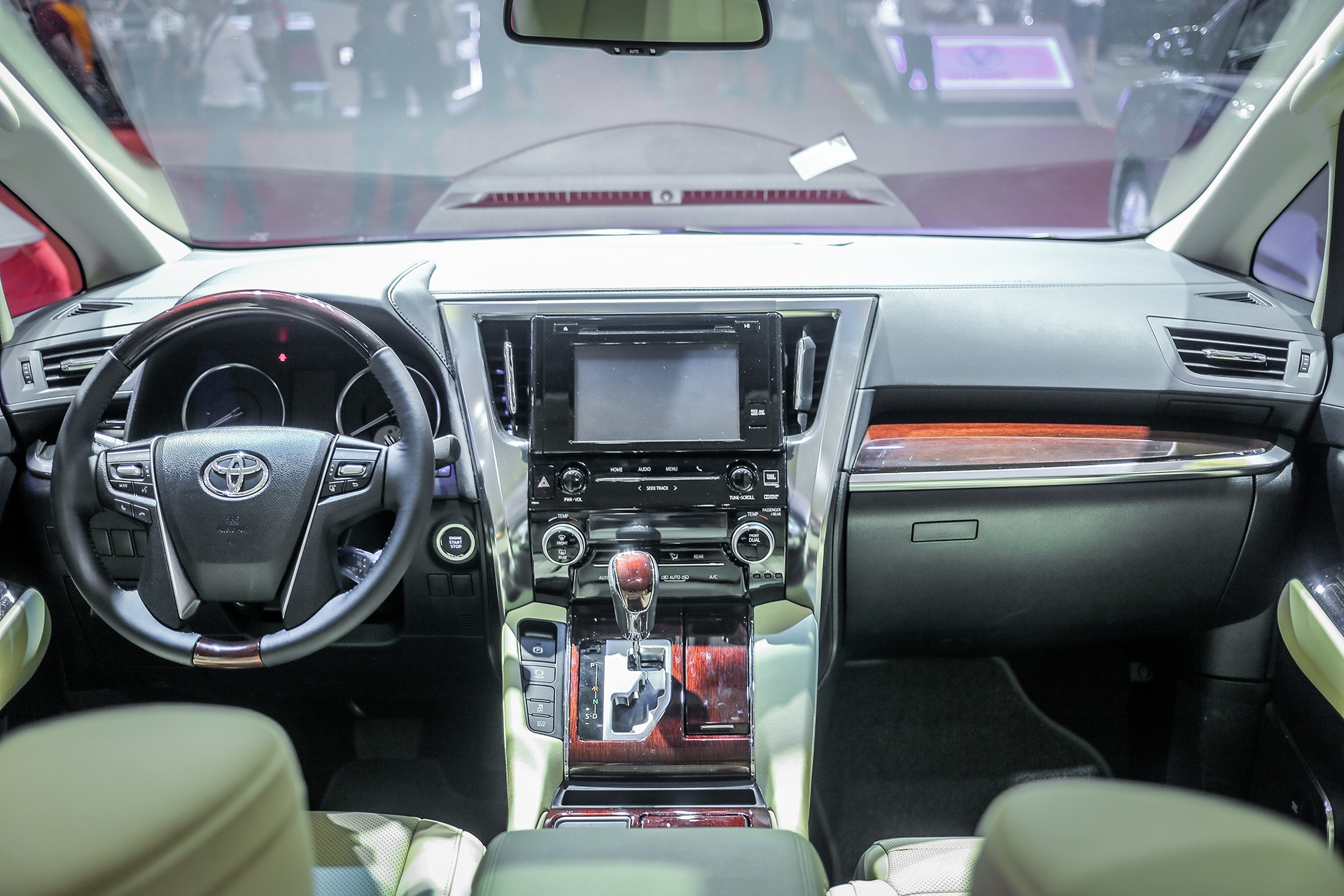 Toyota Alphard 2017 gia bao nhieu anh 8