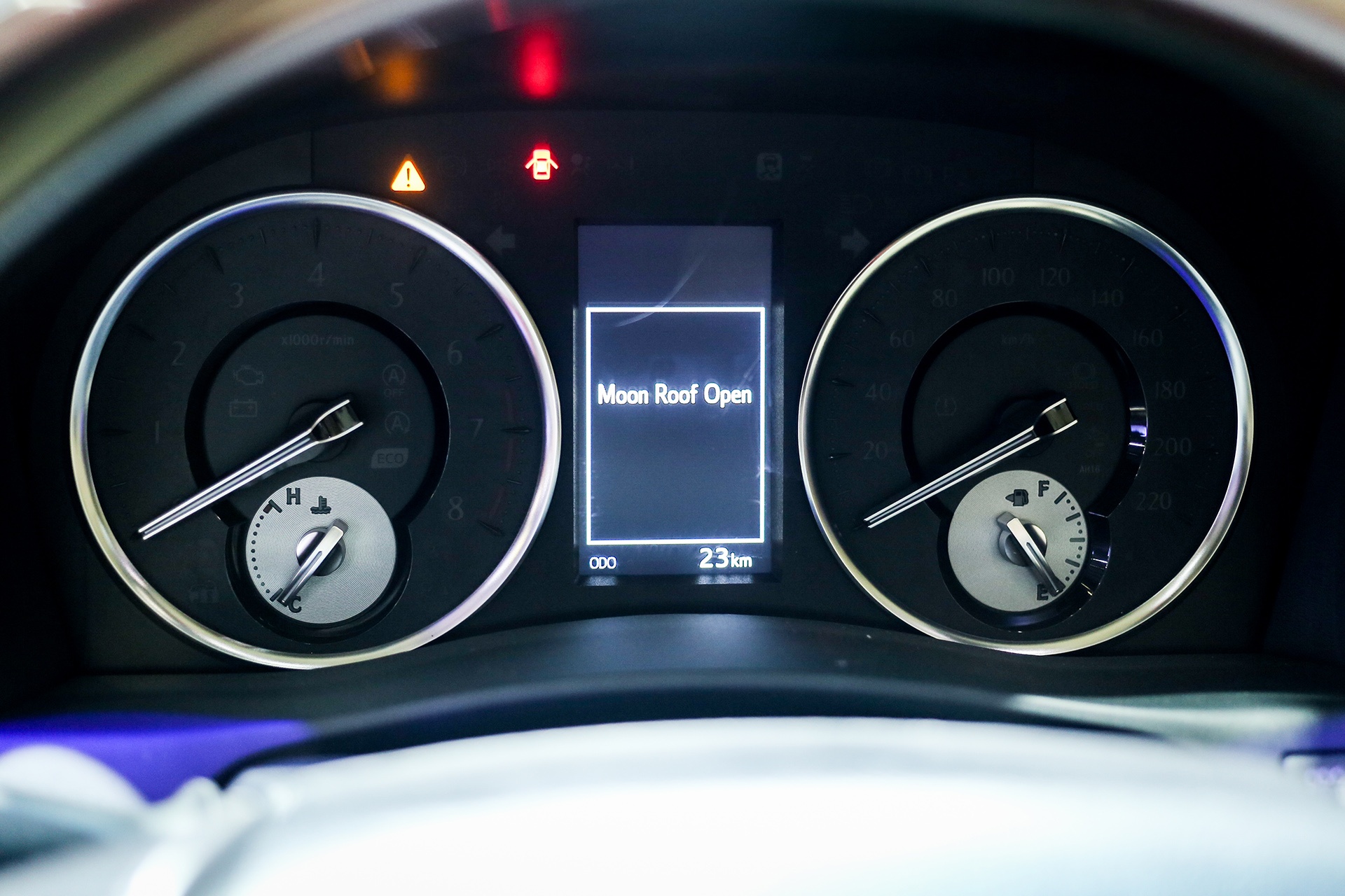 Toyota Alphard 2017 gia bao nhieu anh 10