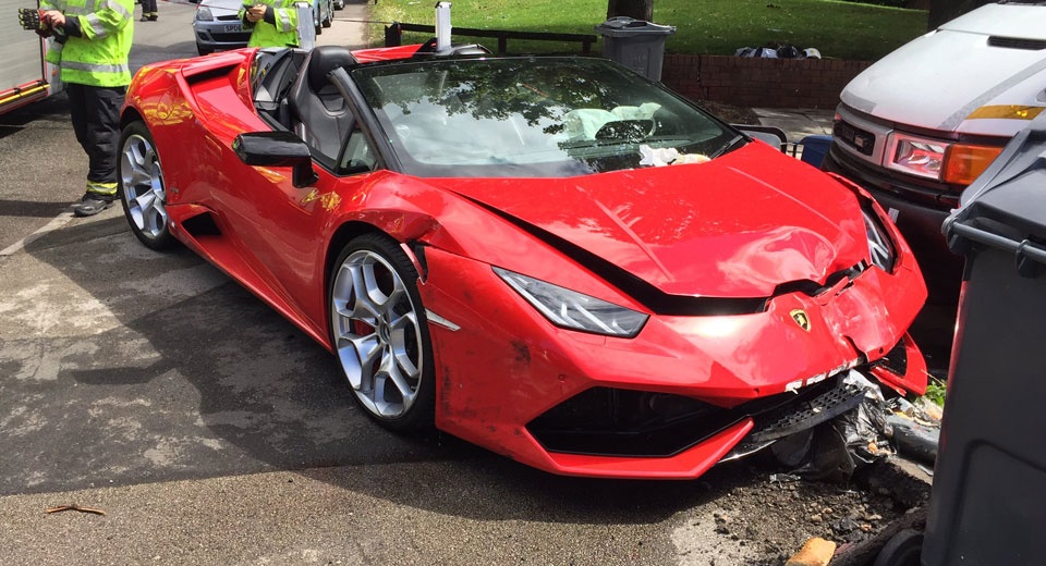 Thue Lamborghini Huracan mui tran roi gay tai nan hinh anh