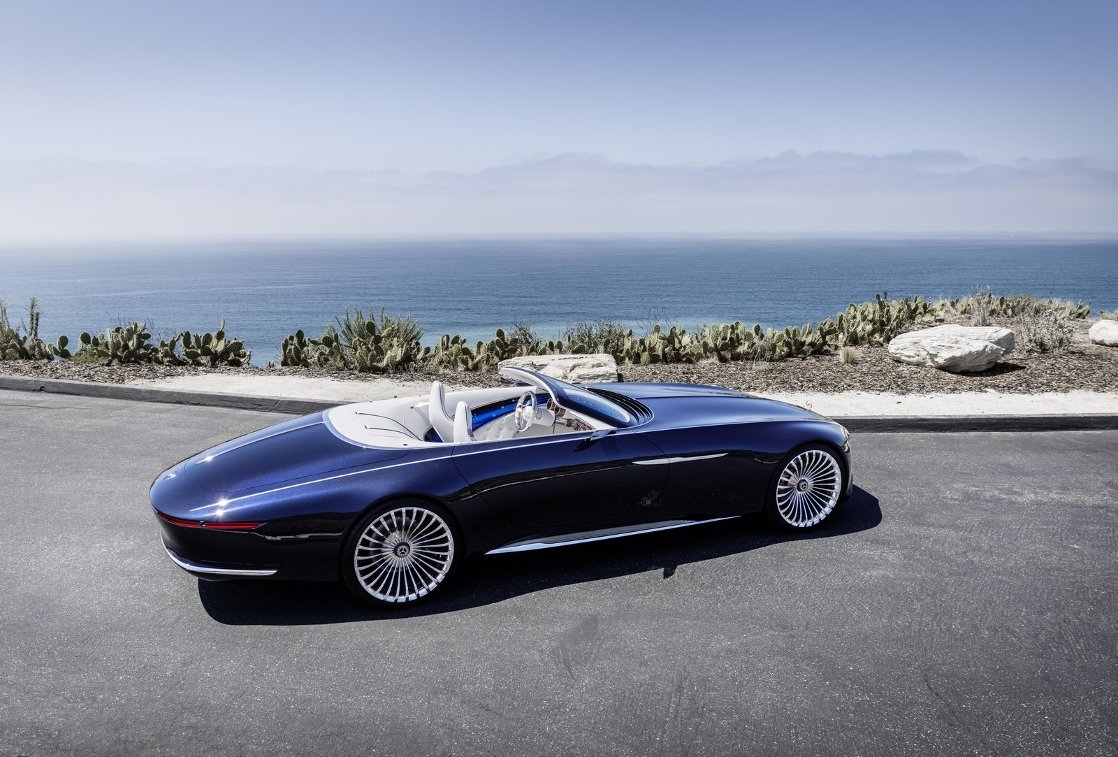 Xe mui tran Mercedes-Maybach 6 Cabriolet concept lan banh hinh anh