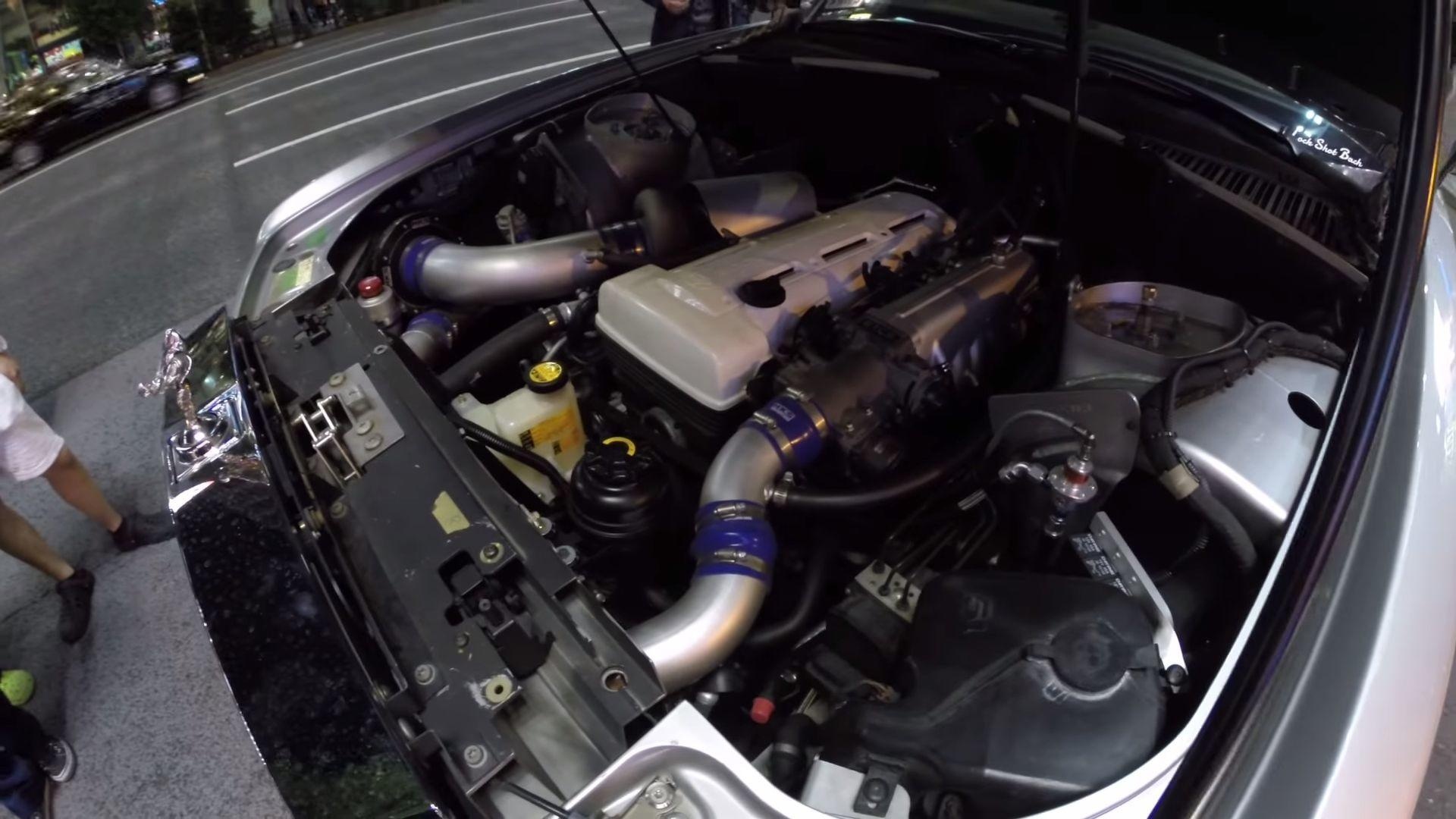 Tieng dong co cua xe sieu sang Rolls-Royce Phantom dong co Toyota hinh anh