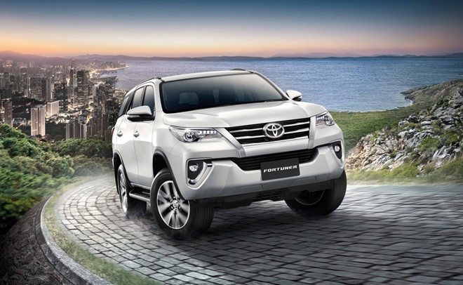Toyota Fortuner 2017 giam gia du van ban chay hinh anh