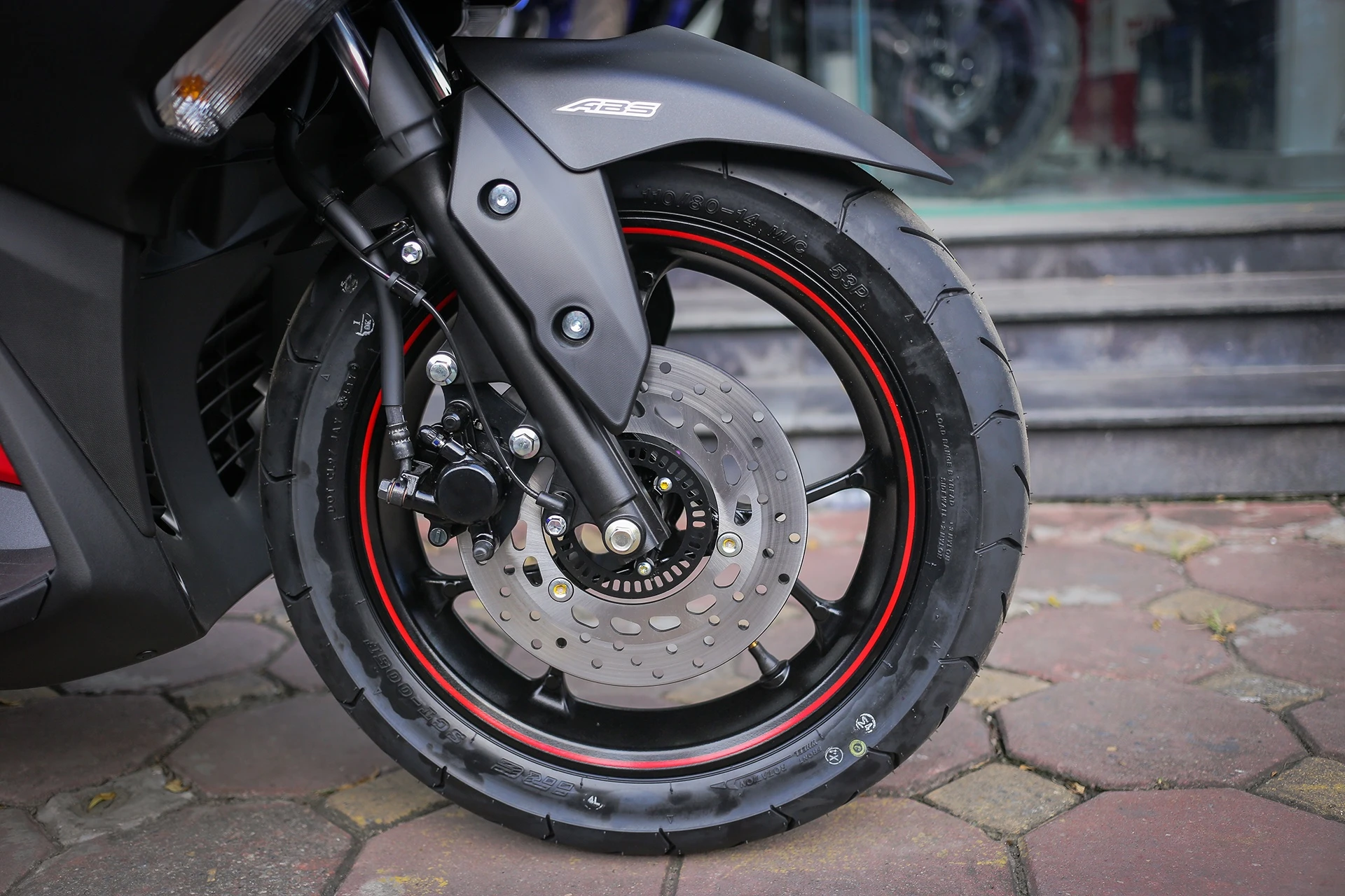 Yamaha NVX 155 mau moi anh 6