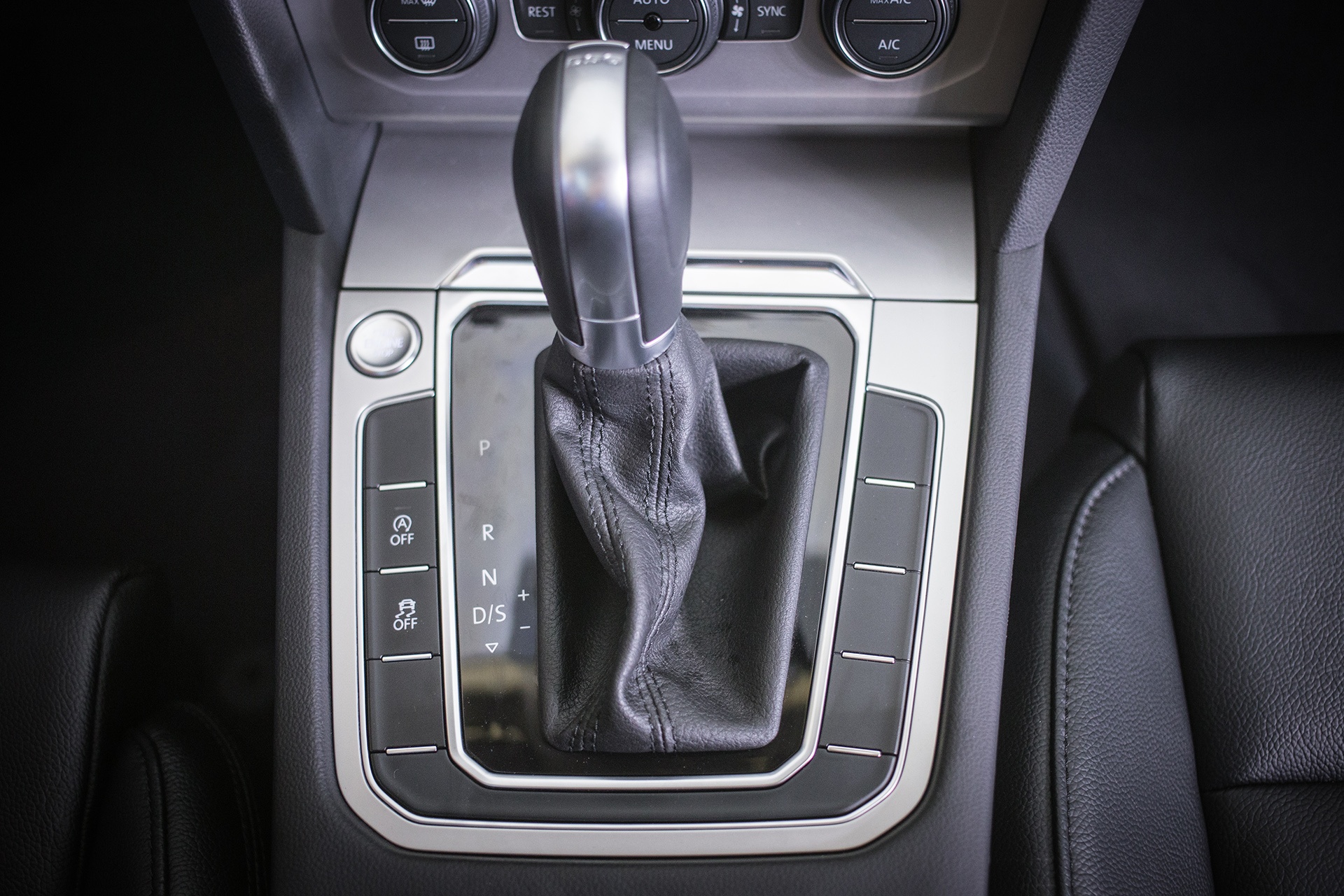 Volkswagen Passat canh tranh Camry anh 10