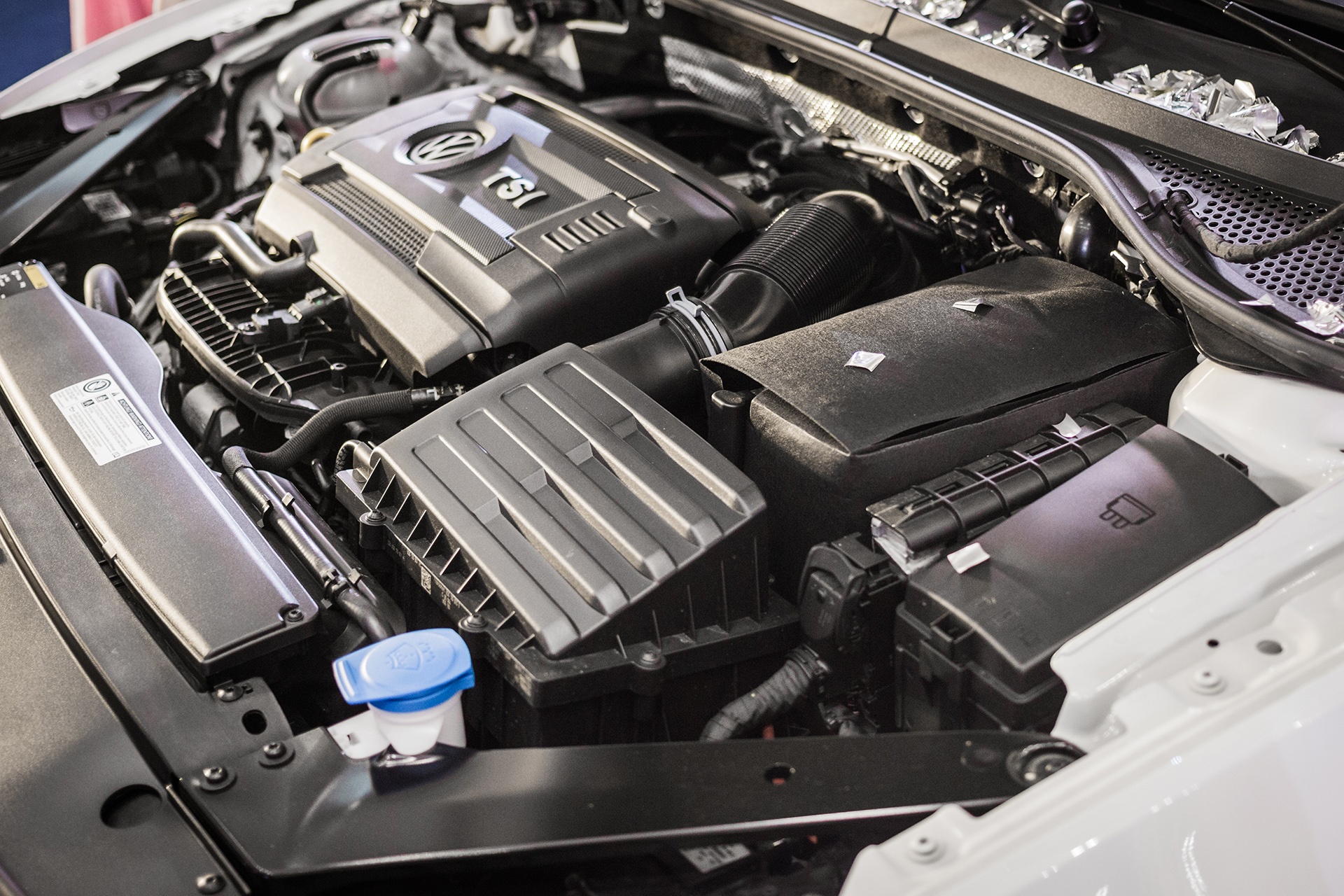 Volkswagen Passat canh tranh Camry anh 14