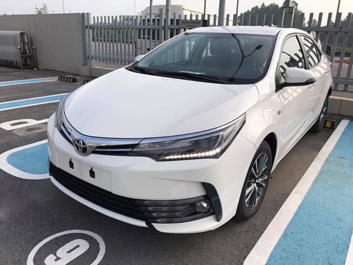 Toyota Corolla Altis 2017 giam gia, them nhieu trang bi hinh anh