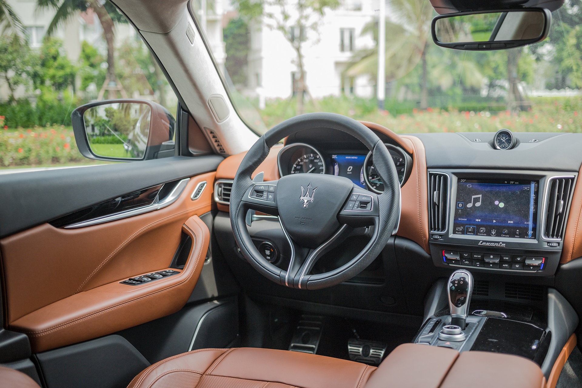 Maserati Levante tai Viet Nam anh 3