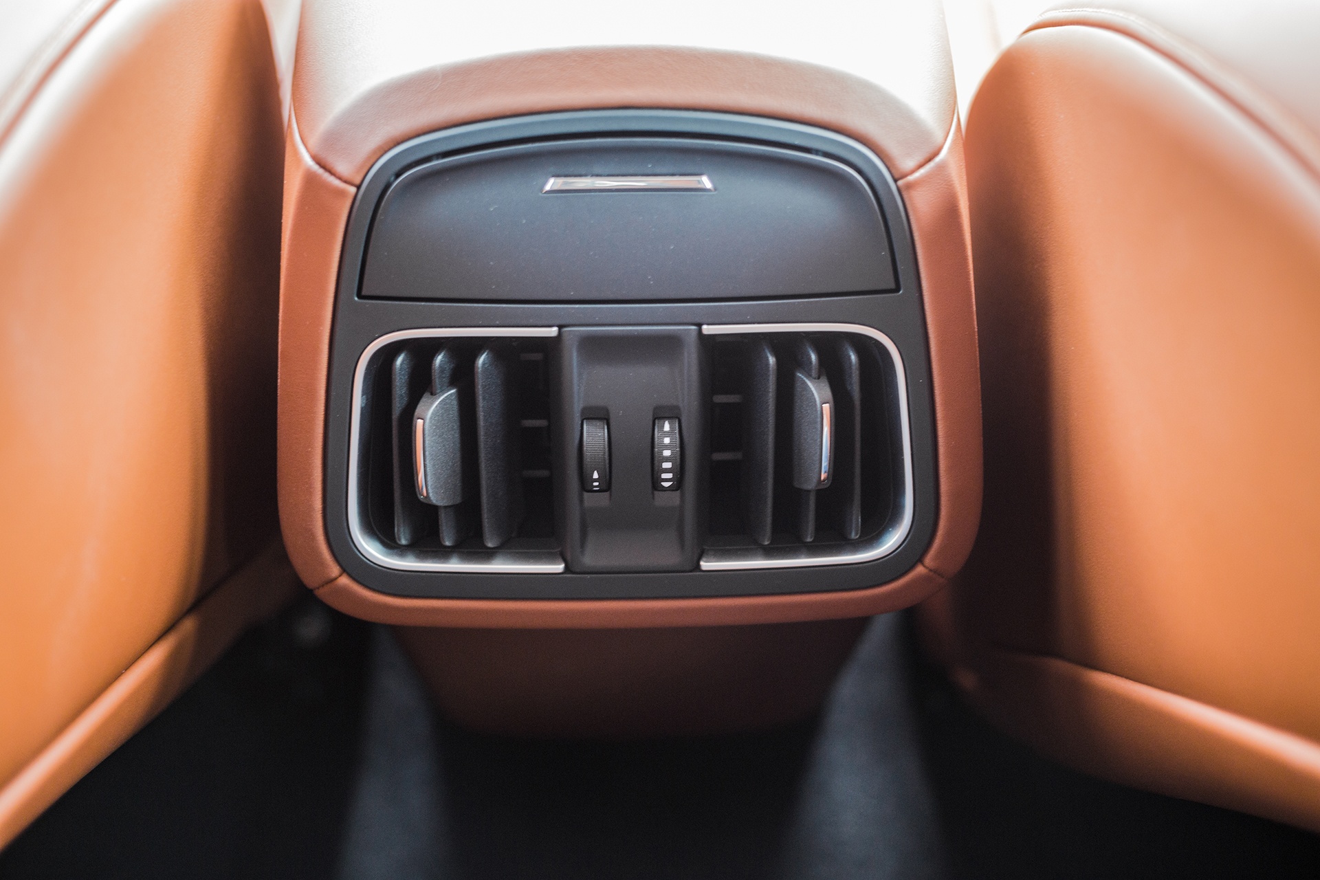 Maserati Levante tai Viet Nam anh 15