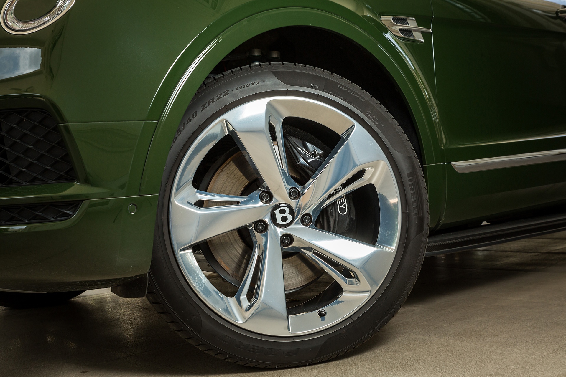 Bentley Bentayga doc nhat vo nhi anh 5