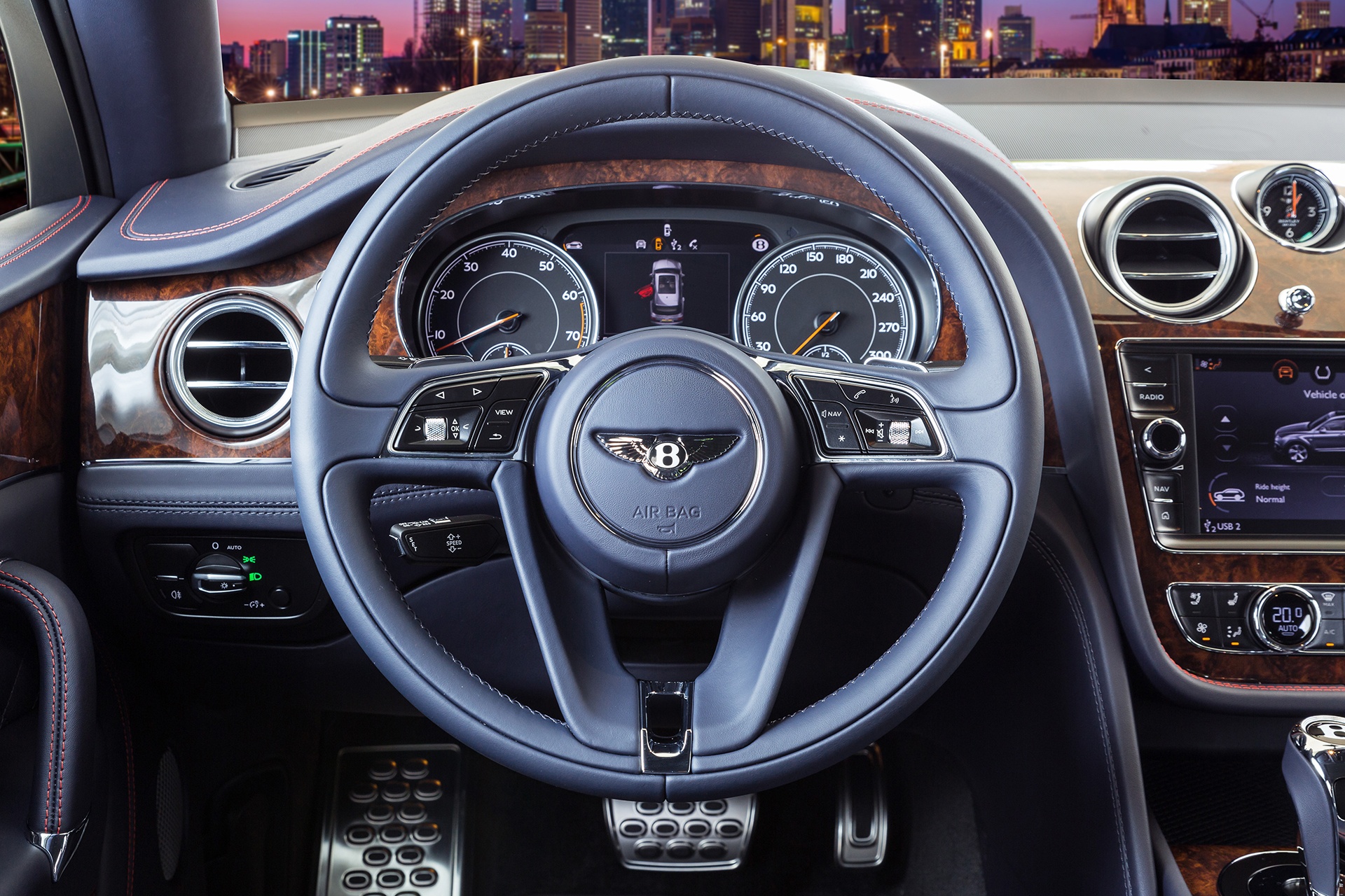 Bentley Bentayga doc nhat vo nhi anh 8