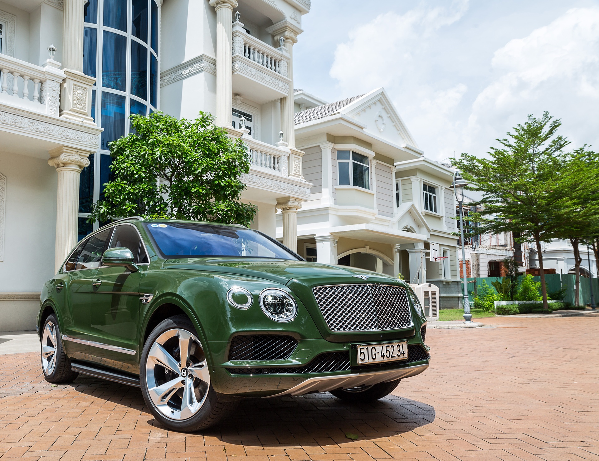Bentley Bentayga W12 do chinh hang doc nhat tai Viet Nam hinh anh