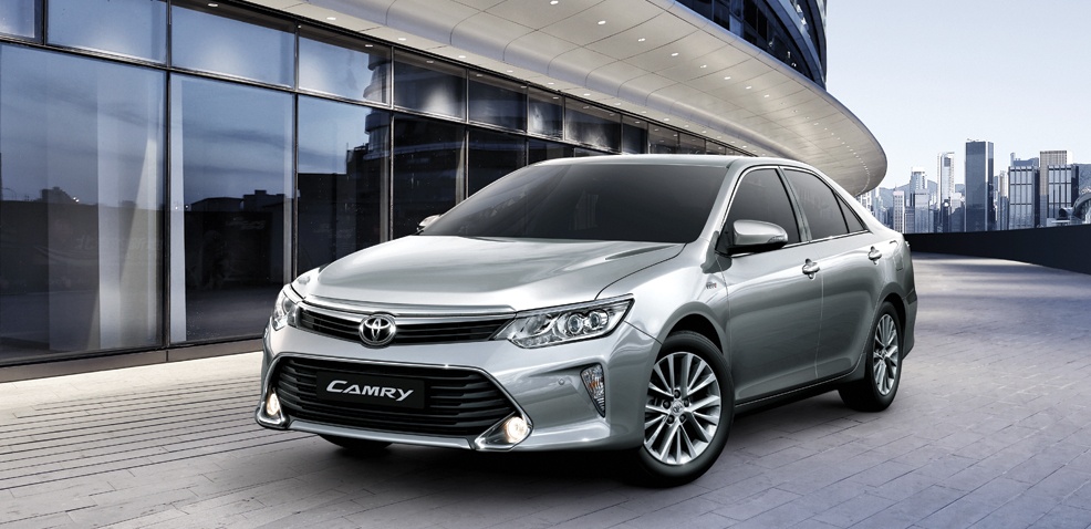 Toyota Camry 2017 them trang bi, giam gia ca tram trieu tai VN hinh anh