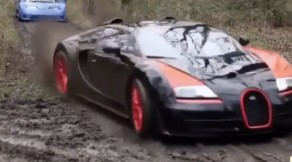 Sieu xe trieu do Ferrari LaFerrari cung Bugatti Veyron loi bun hinh anh