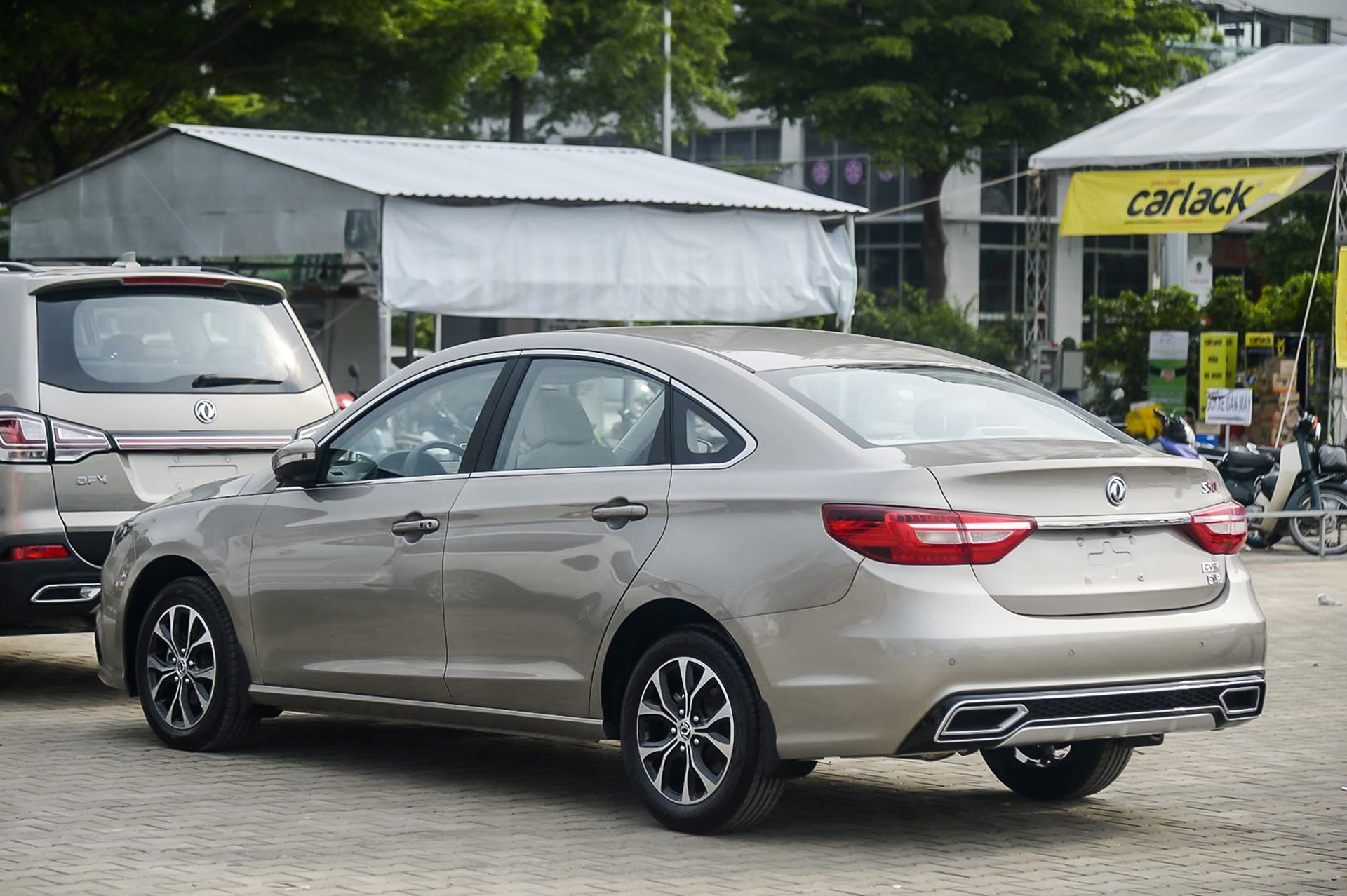 trien lam oto quoc te Viet Nam 2017 anh 1