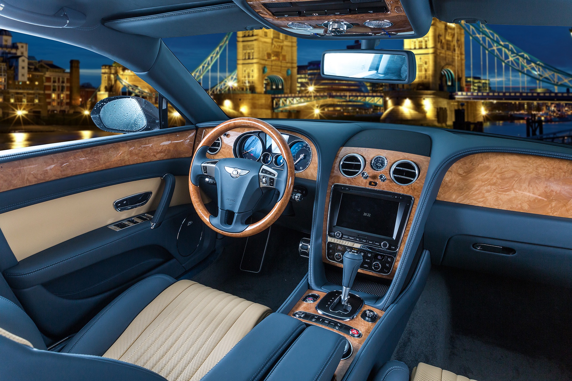 Bentley Flying Spur dac biet tai Viet Nam anh 4