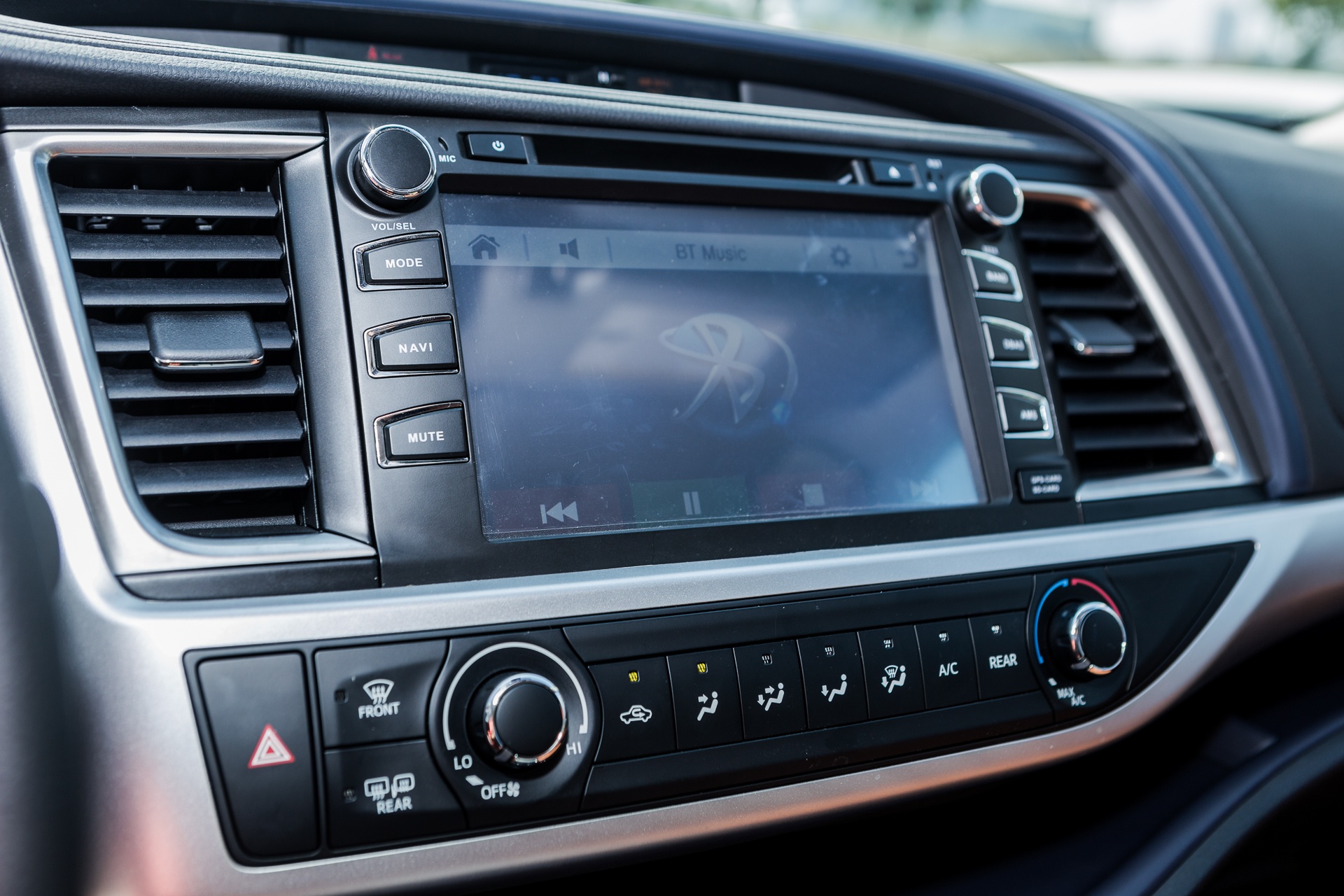 Toyota Highlander mau doc tai Viet Nam anh 8