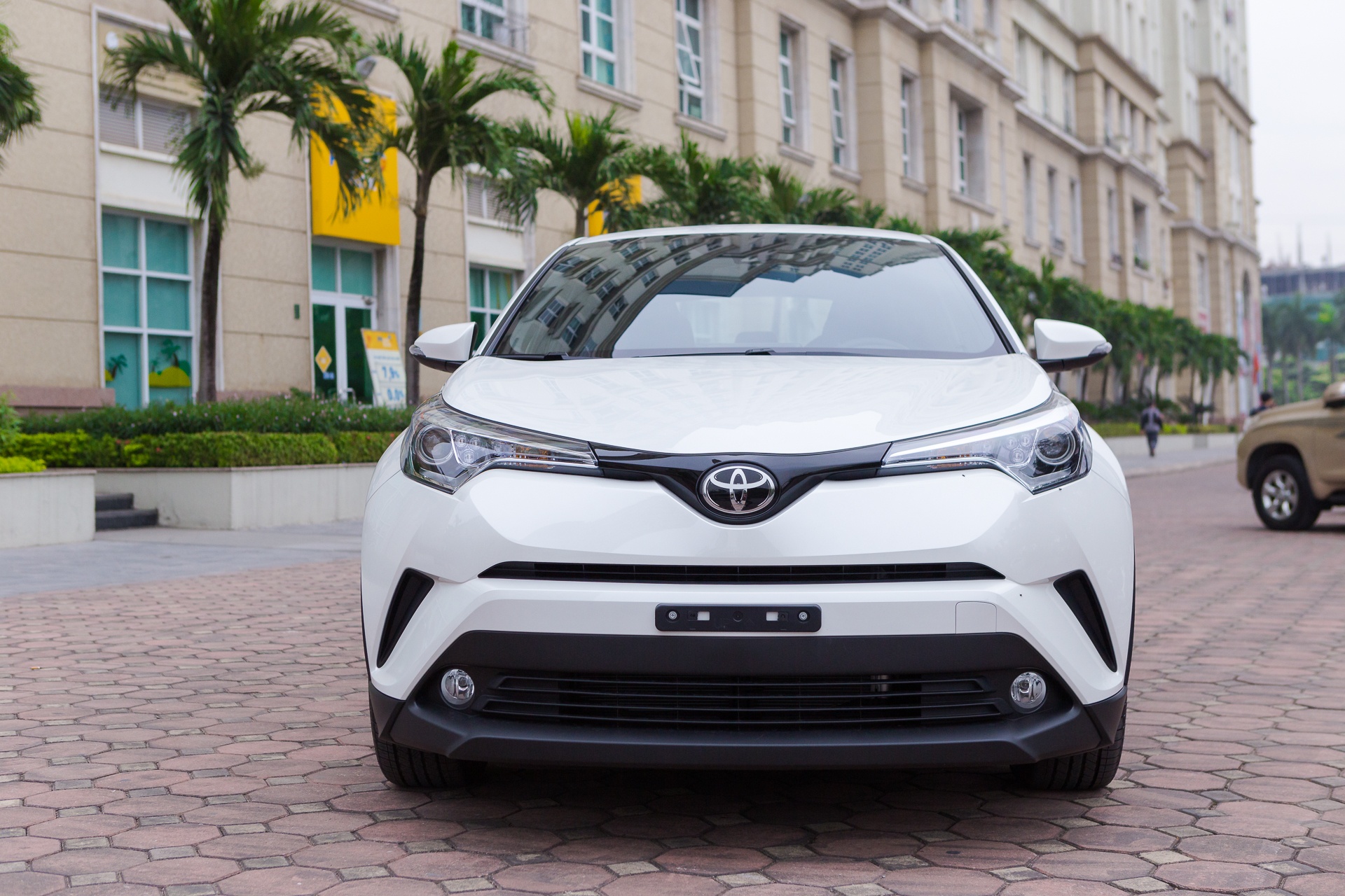 Toyota C-HR anh 1