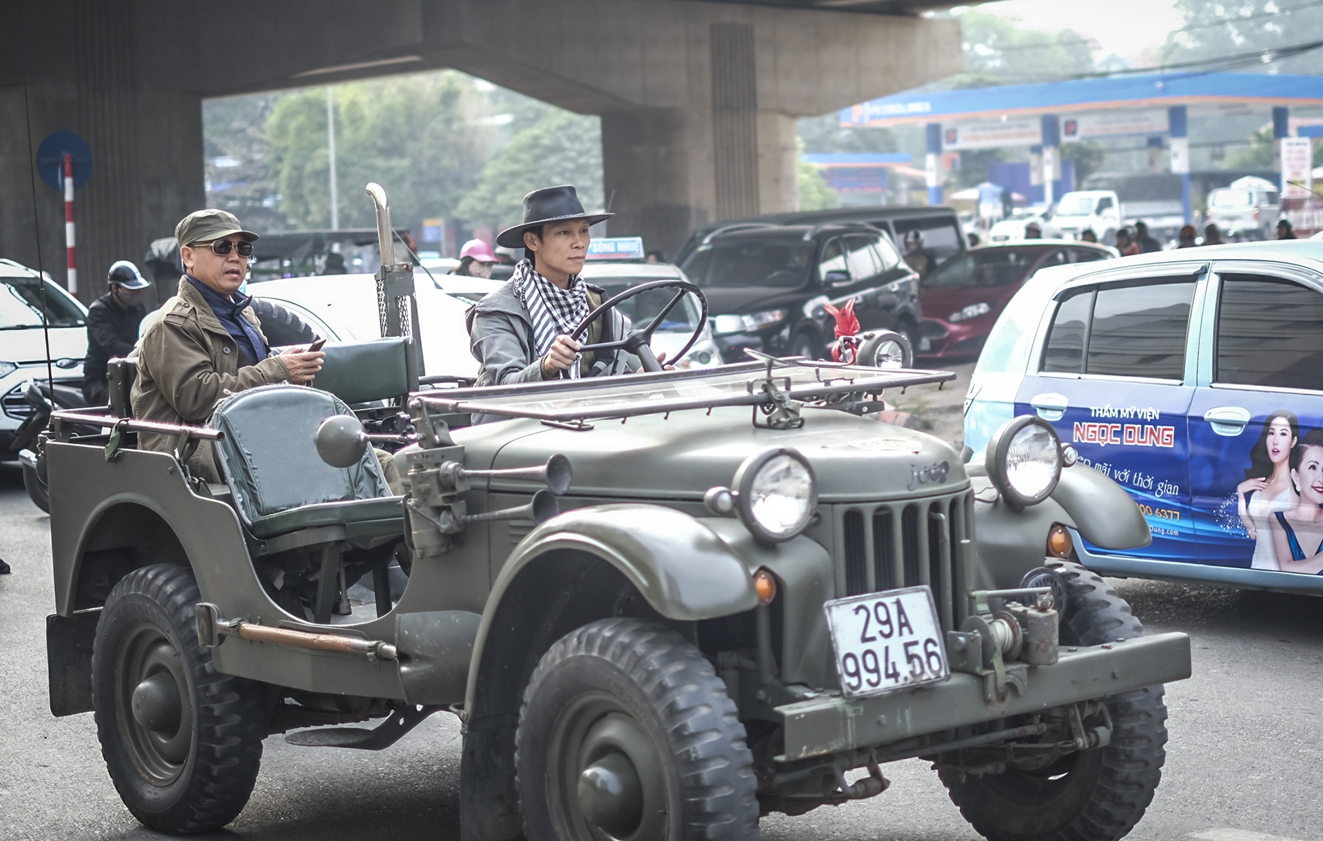 xe Jeep don dau tai Ha Noi anh 2