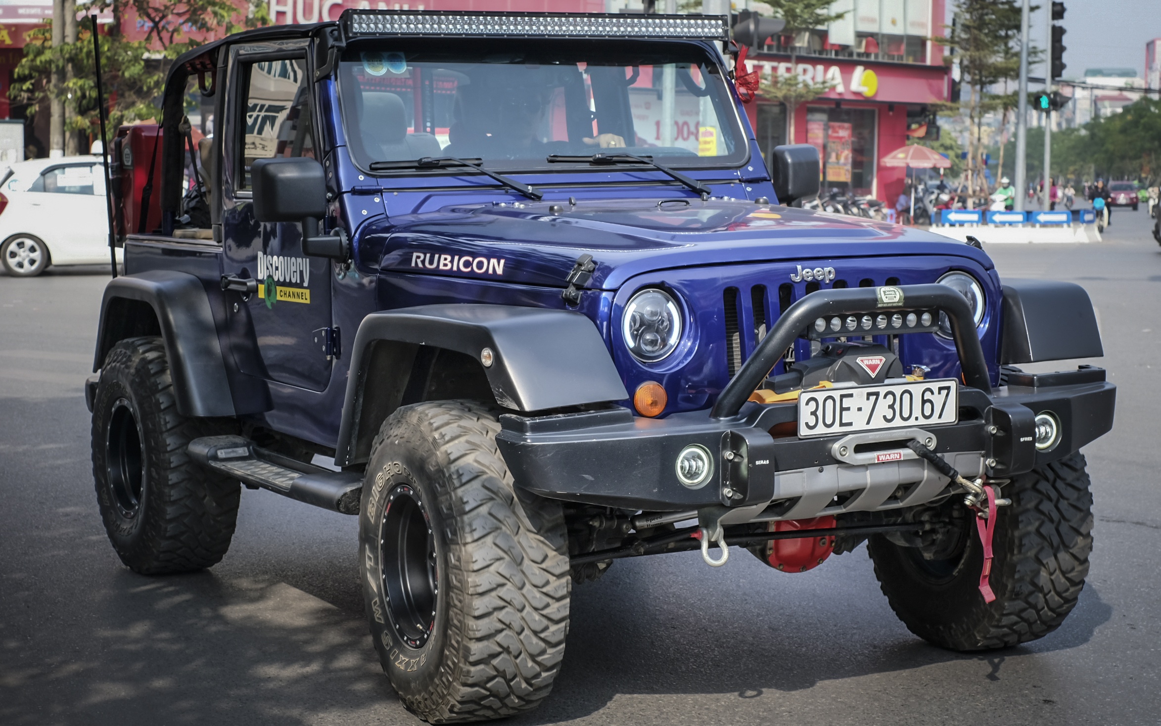 xe Jeep don dau tai Ha Noi anh 5