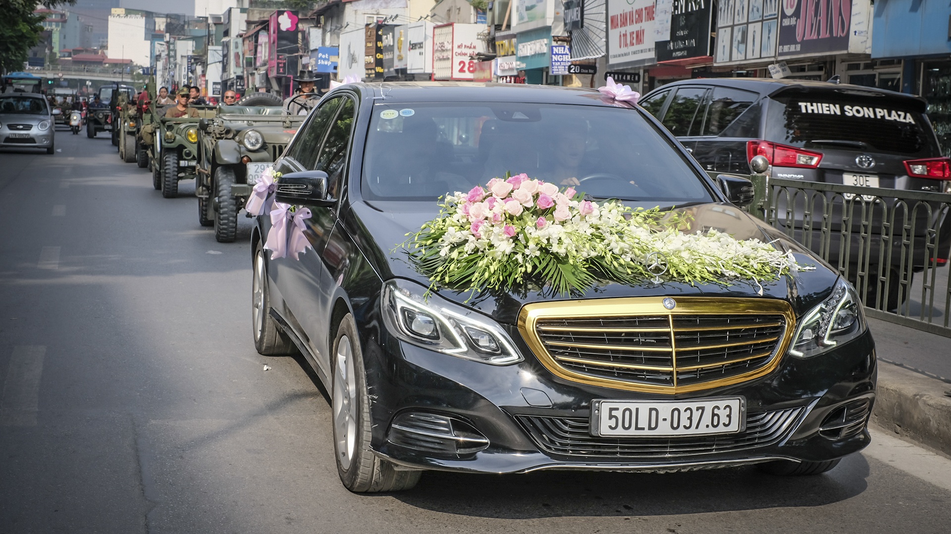 xe Jeep don dau tai Ha Noi anh 3