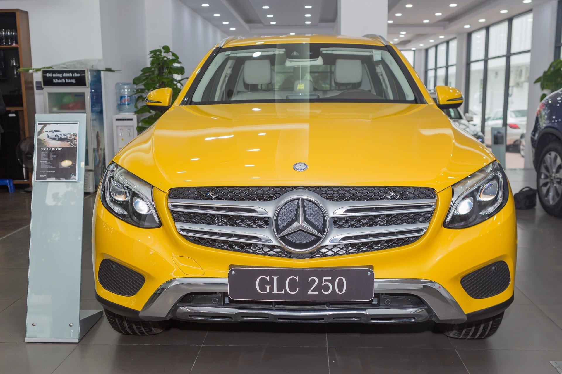 Mercedes-Benz GLC 250 4Matic mau hiem, gia gan 2 ty tai VN hinh anh