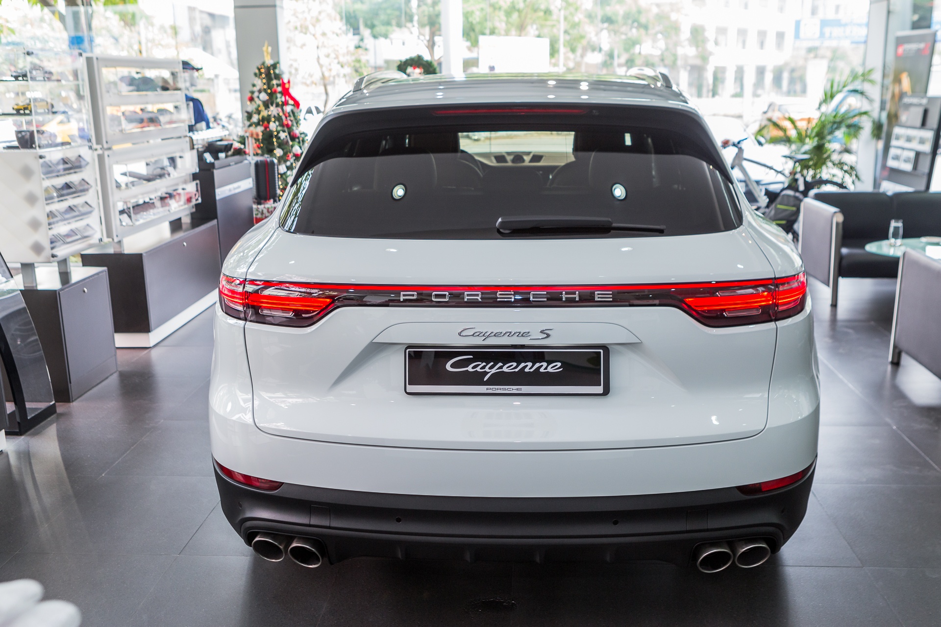 Porsche Cayenne S 2018 tai viet Nam anh 3