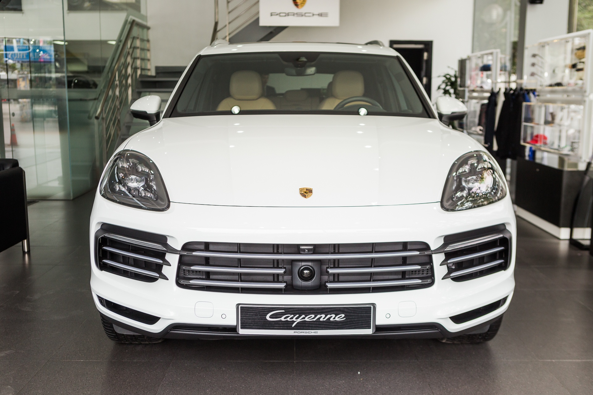 Porsche Cayenne S 2018 tai viet Nam anh 1