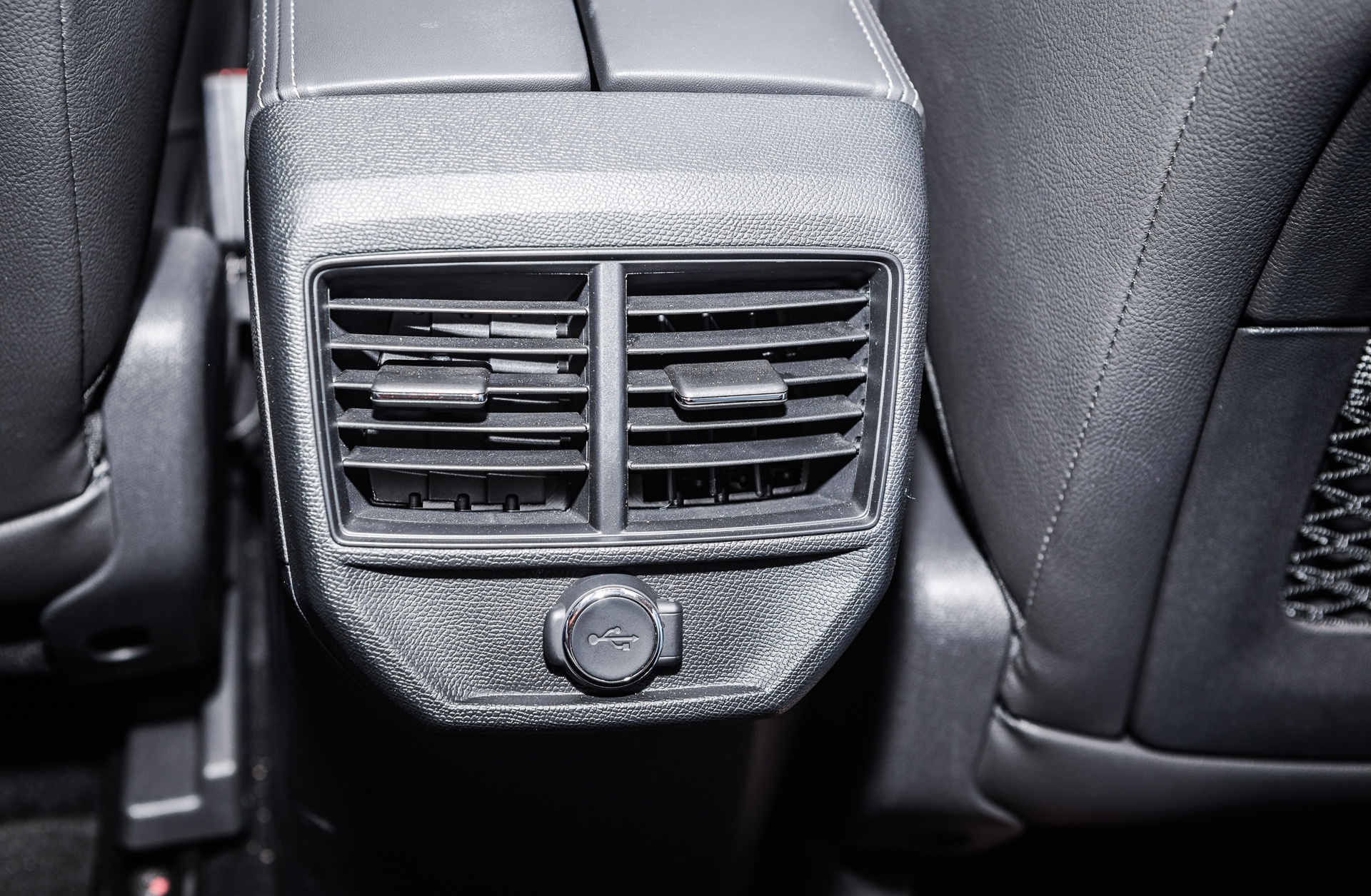 Peugeot 3008 canh tranh Mazda CX-5 anh 13