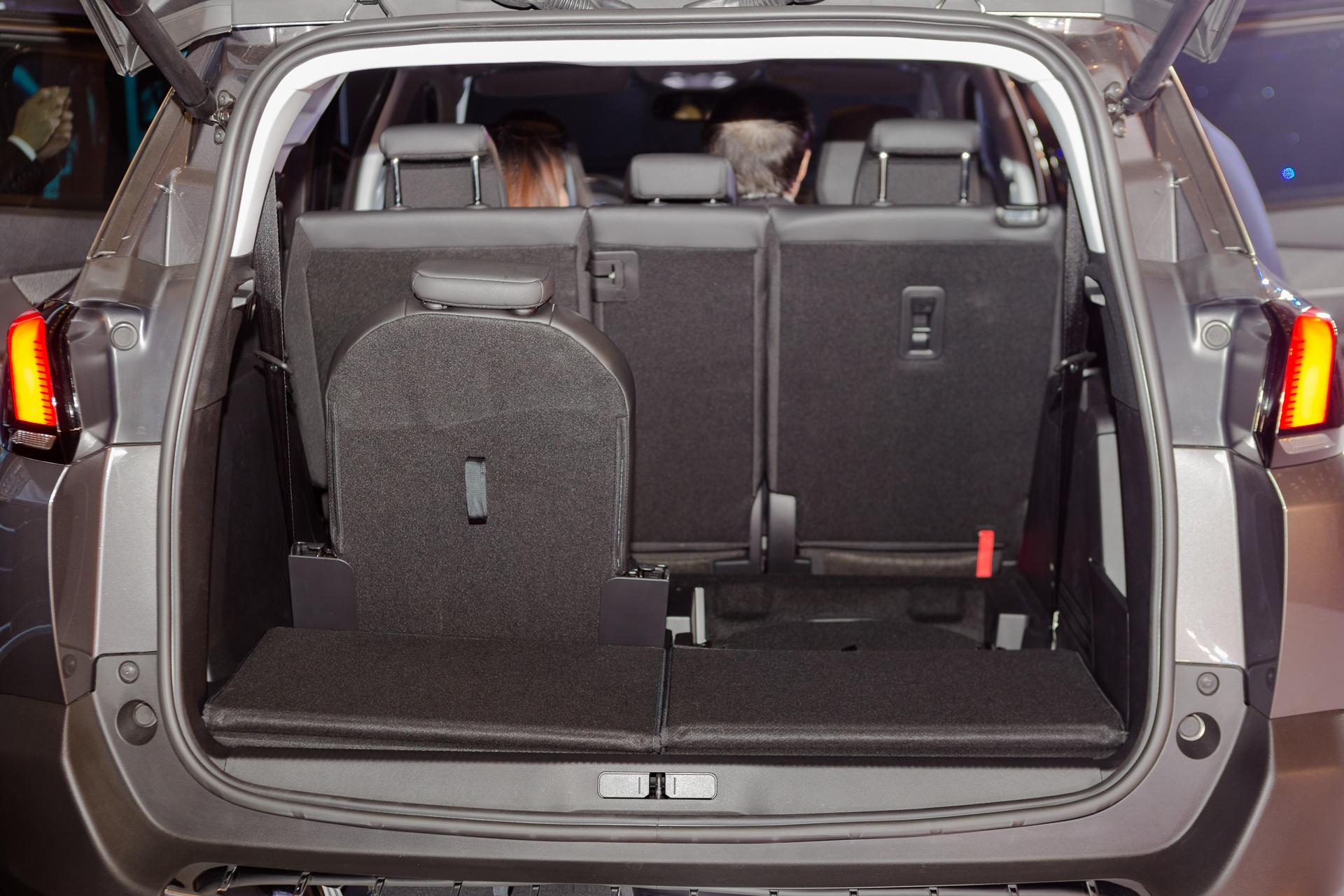 peugeot 5008 ra mat anh 15