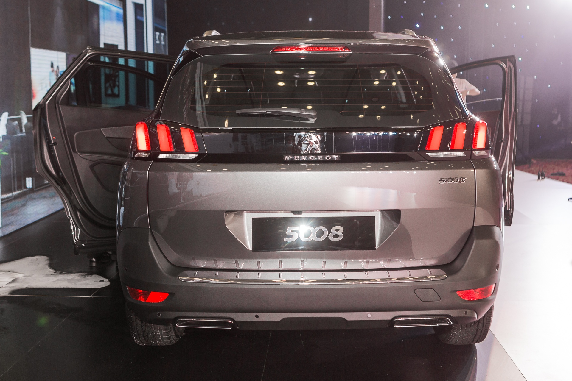 peugeot 5008 ra mat anh 5