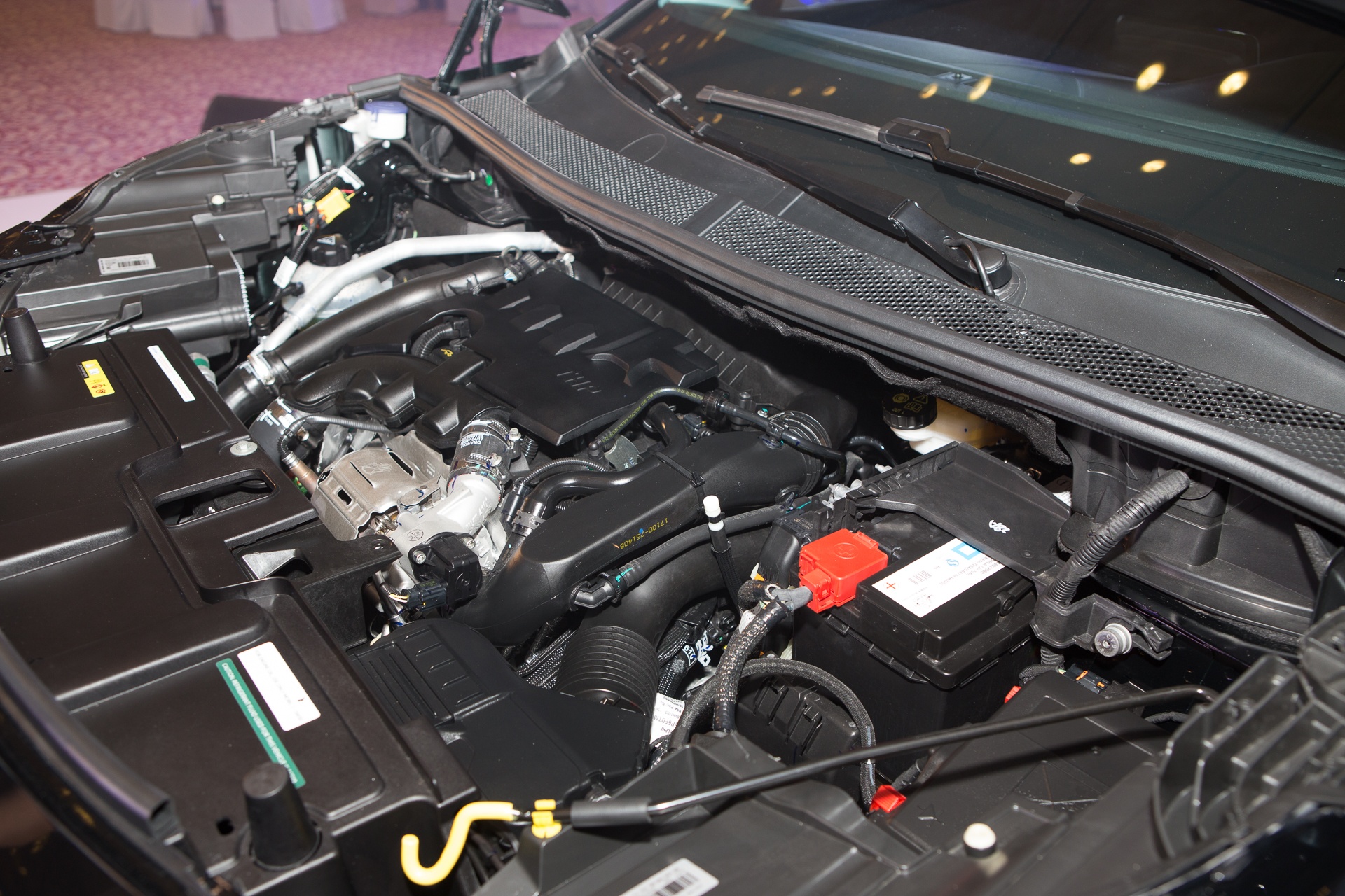 peugeot 5008 ra mat anh 16