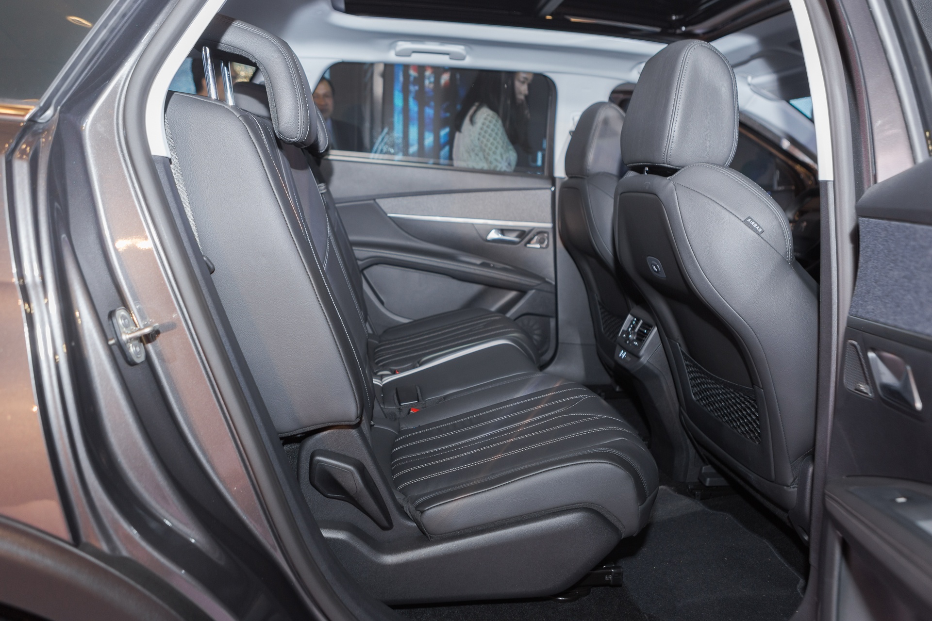 peugeot 5008 ra mat anh 13