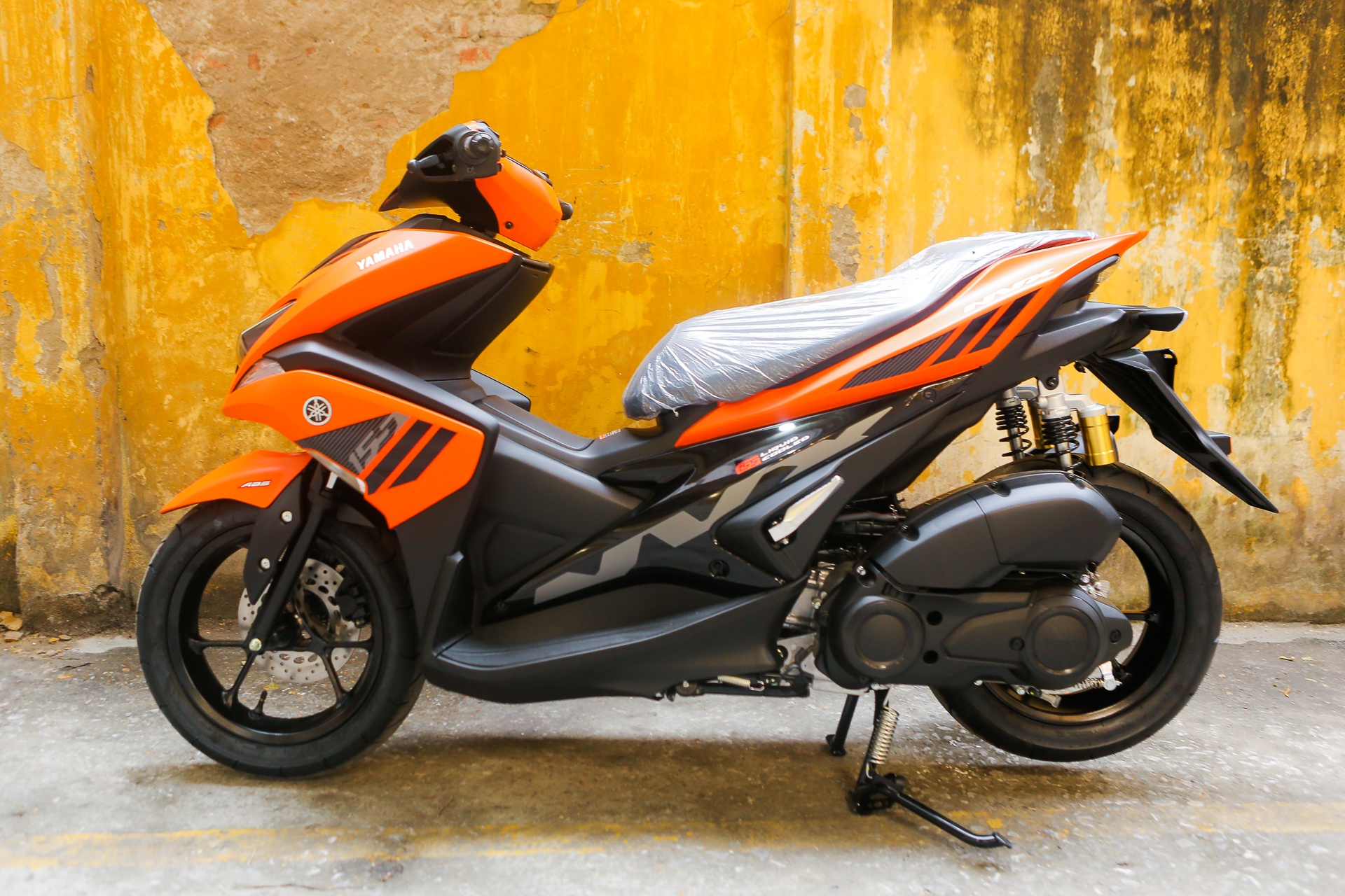 Yamaha NVX cam mo anh 11