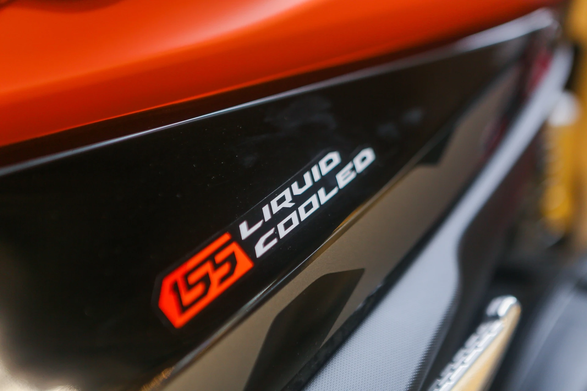 Yamaha NVX cam mo anh 8