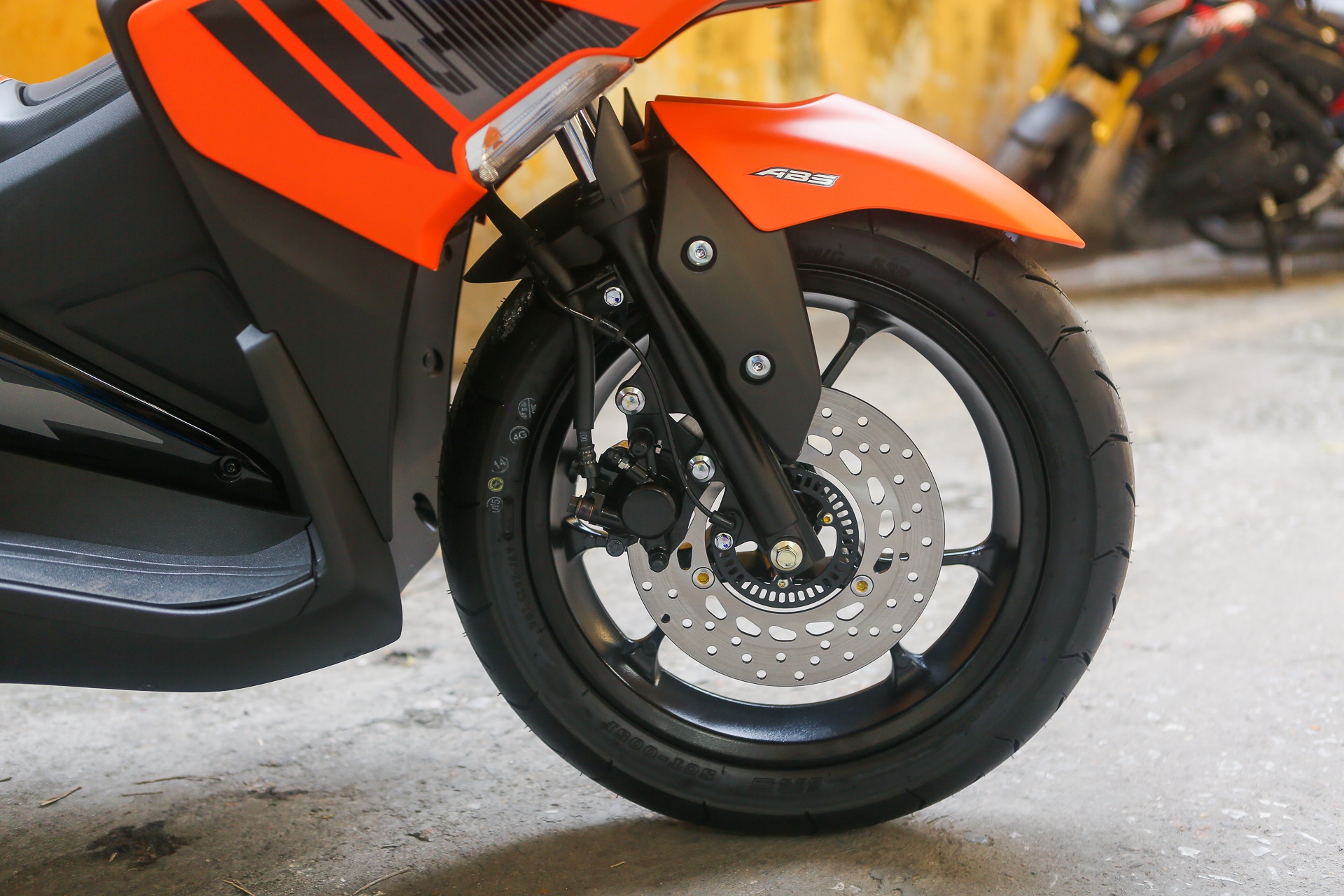 Yamaha NVX cam mo anh 4