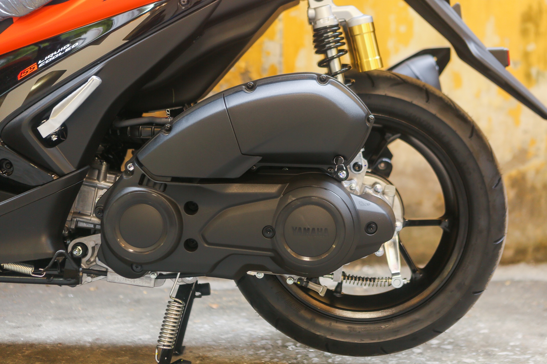 Yamaha NVX cam mo anh 9