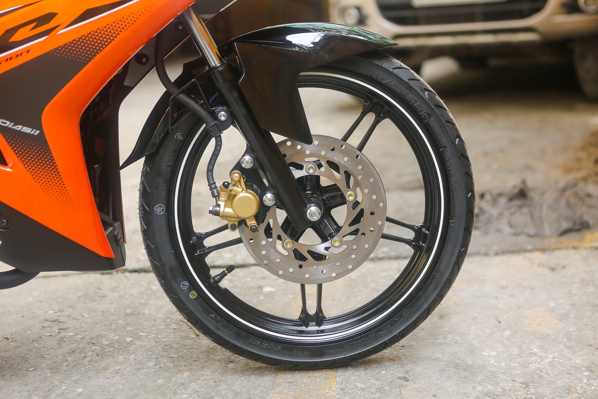 Yamaha Exciter mau cam anh 6