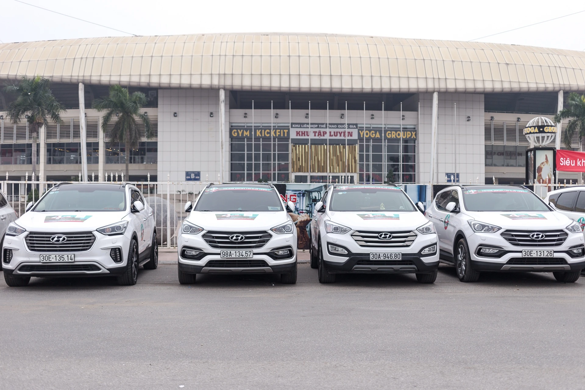 Dan xe SantaFe tu hop tai Ha Noi hinh anh