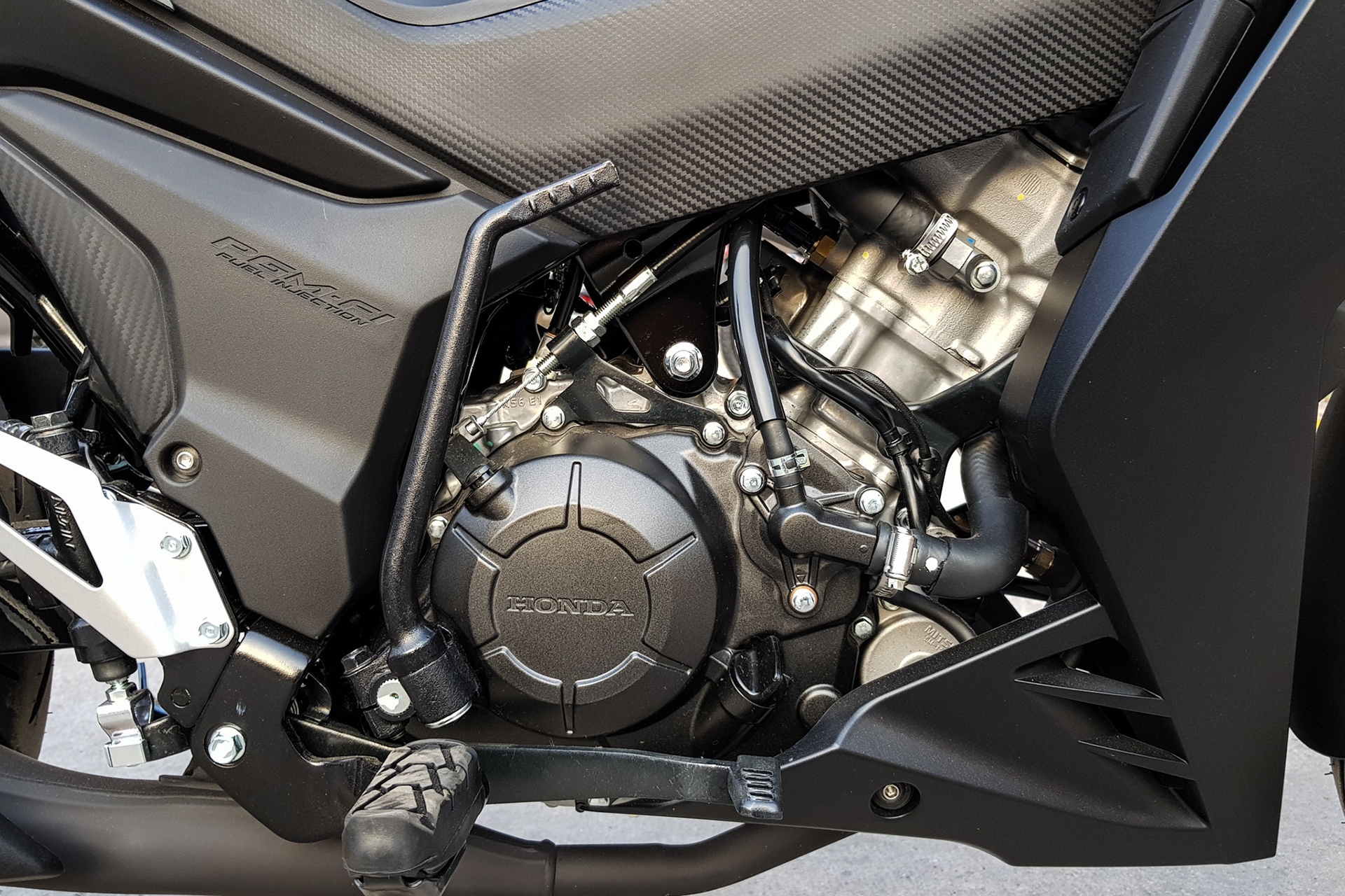 Honda Winner đen nhám và Exciter đen nhám ảnh 13 Honda Winner den nham va Exciter den nham anh 13