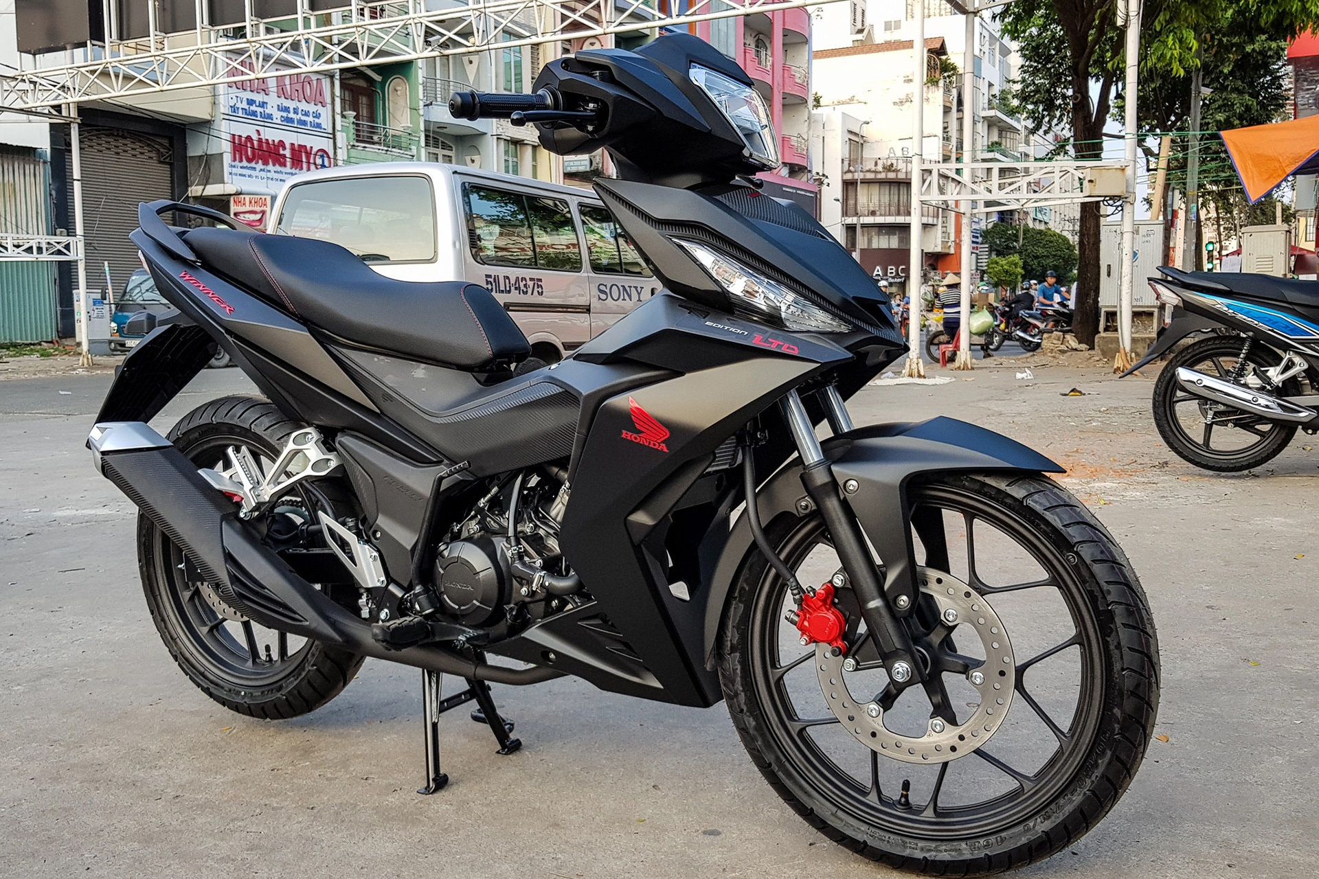 Honda Winner đen nhám và Exciter đen nhám ảnh 3 Honda Winner den nham va Exciter den nham anh 3