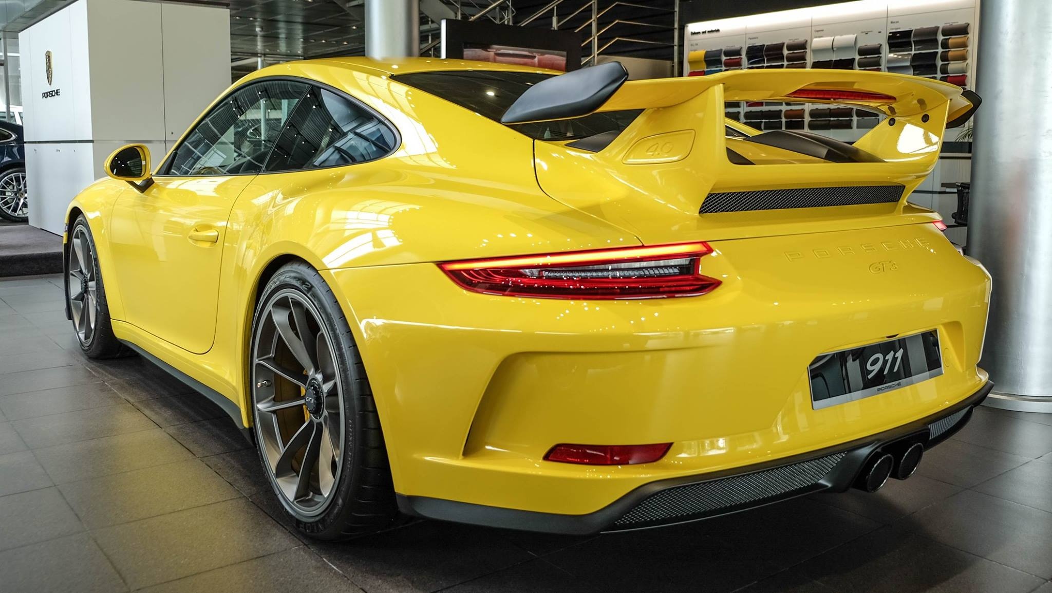 Porsche 911 GT3 ve Viet Nam anh 3