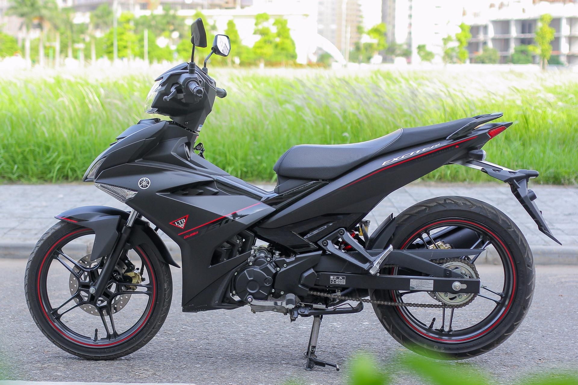 Exciter 150 van ba chu phan khuc xe con tay 2017 hinh anh