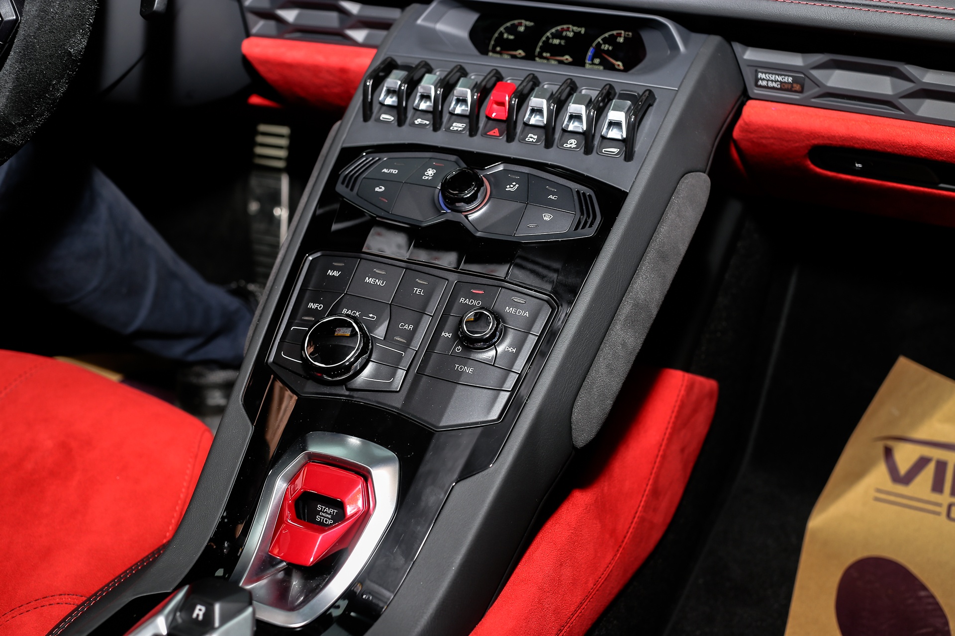 Lamborghini Huracan anh 10